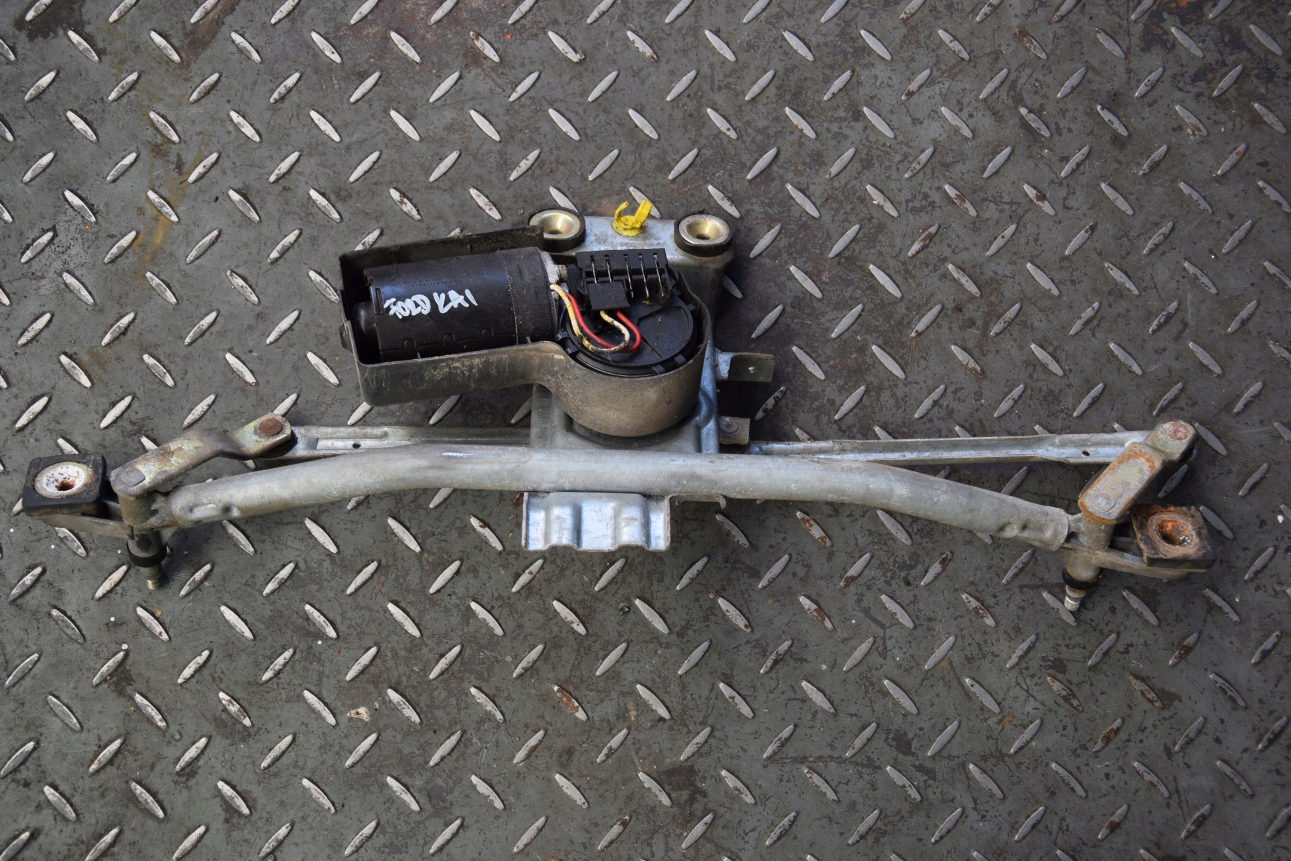 SILNICZEK WYCIERACZEK PRZÓD FORD KA I 97KB17B571AD