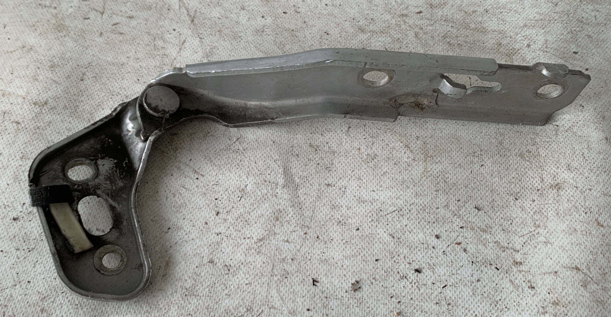 # hinge bonnets right + left AUDI A6 C6