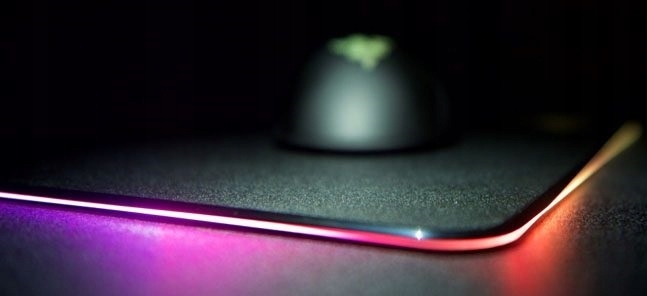 PODŚWIETLANA PODKŁADKA POD MYSZ GAMINGOWA LED DUŻA Krótszy bok 25.5 cm