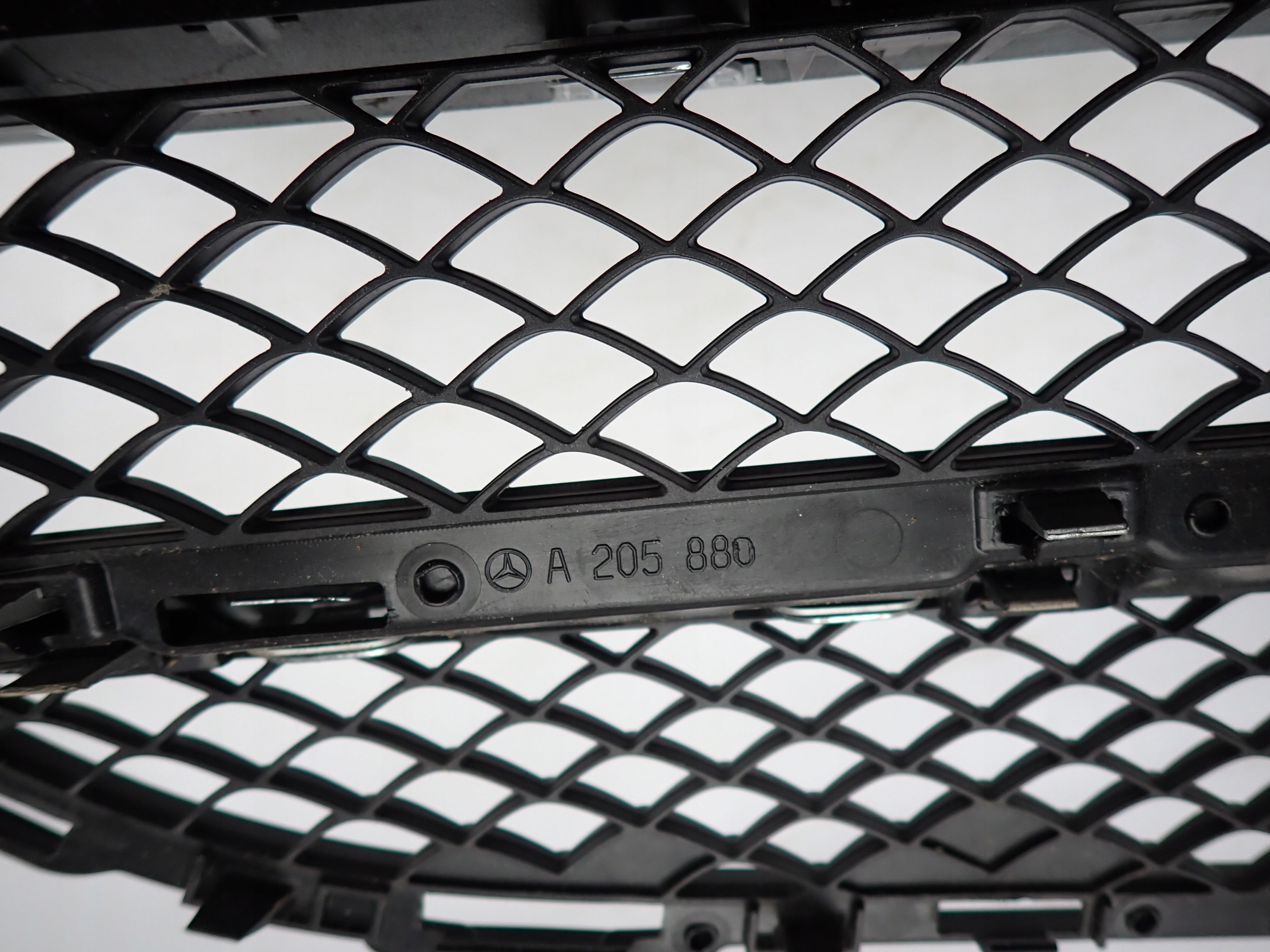Mercedes-Benz C-Klasse W205 Kühlergrill FRONTGRILL Kühlergitter A2058800183 - Thumbnail 5
