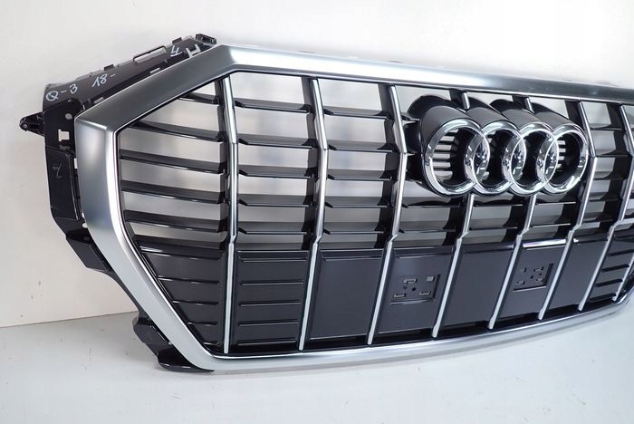AUDI Q3 II 18- grille 83A853651E