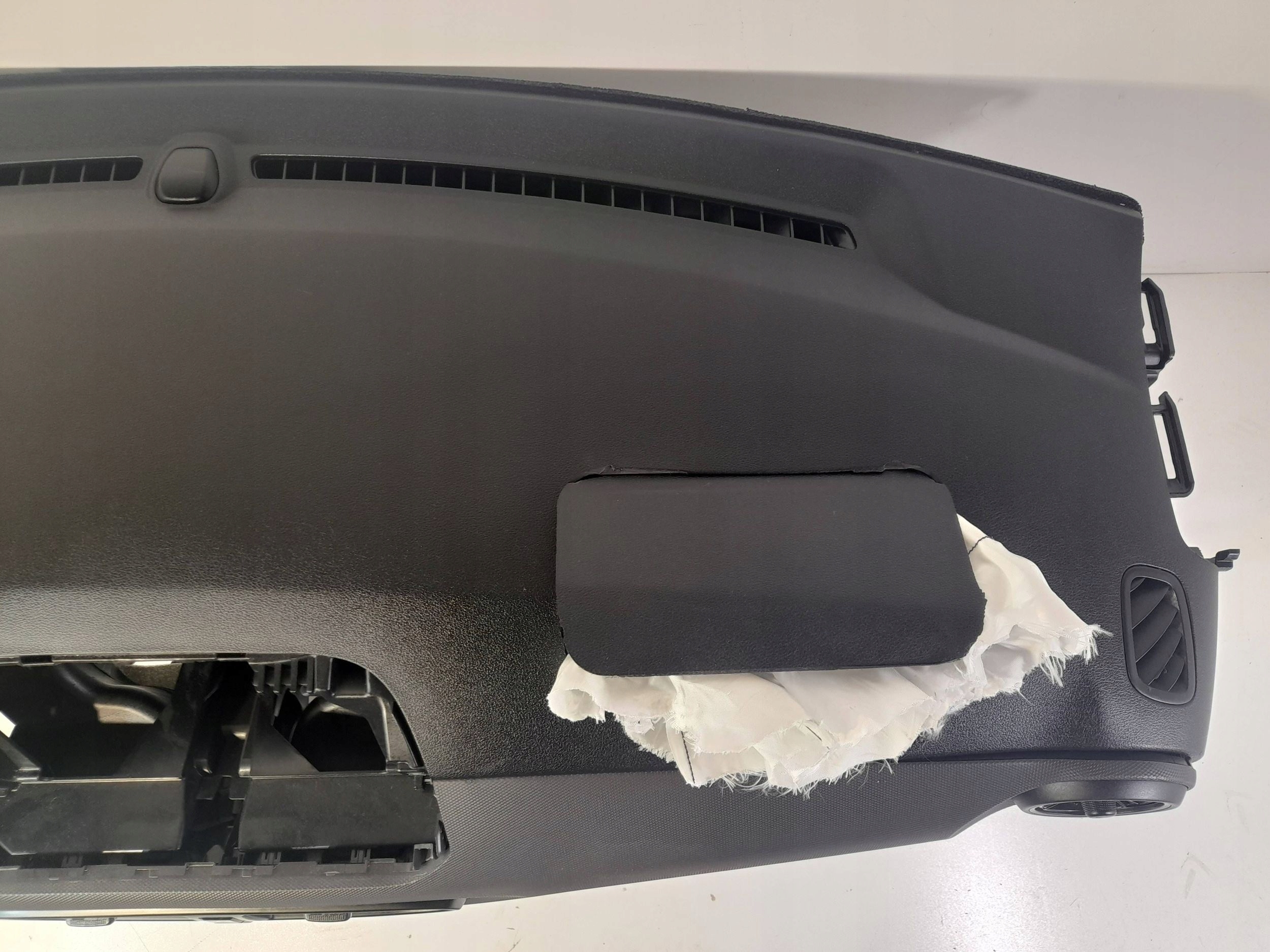 Hyundai i10 III dashboard instrument panel console airbag (HI72)