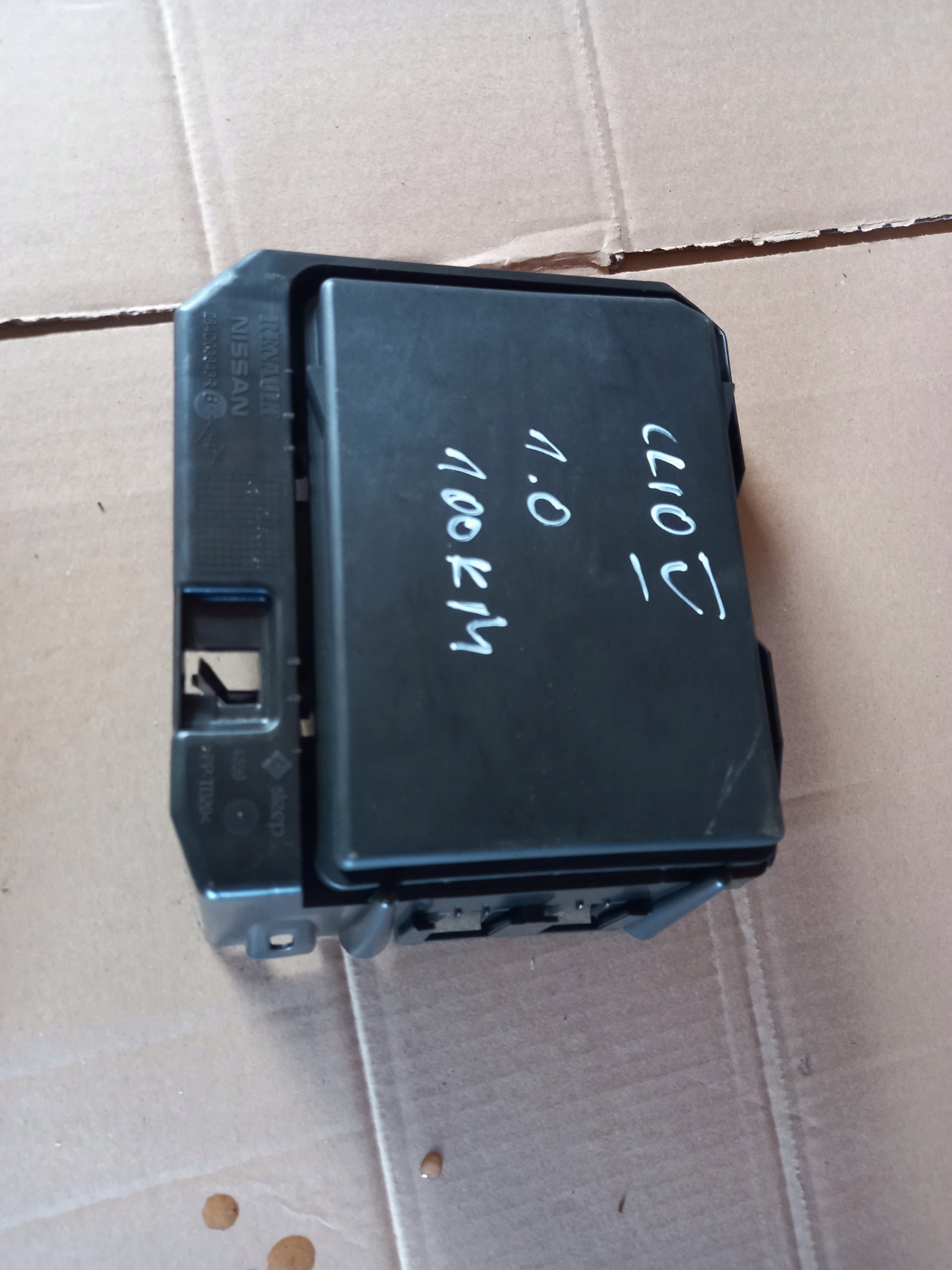 CLIO V 1.0TCE блок управления компьютер предохранители