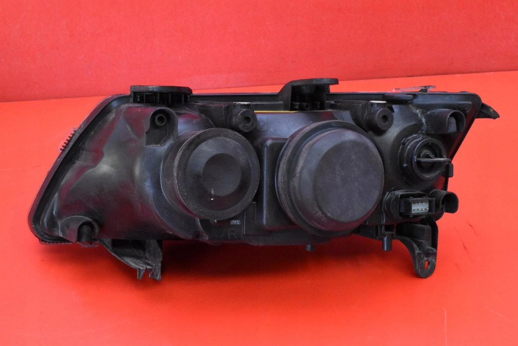 REFLEKTOR right light front XENON EU SAAB 9-3 2 II 02-07