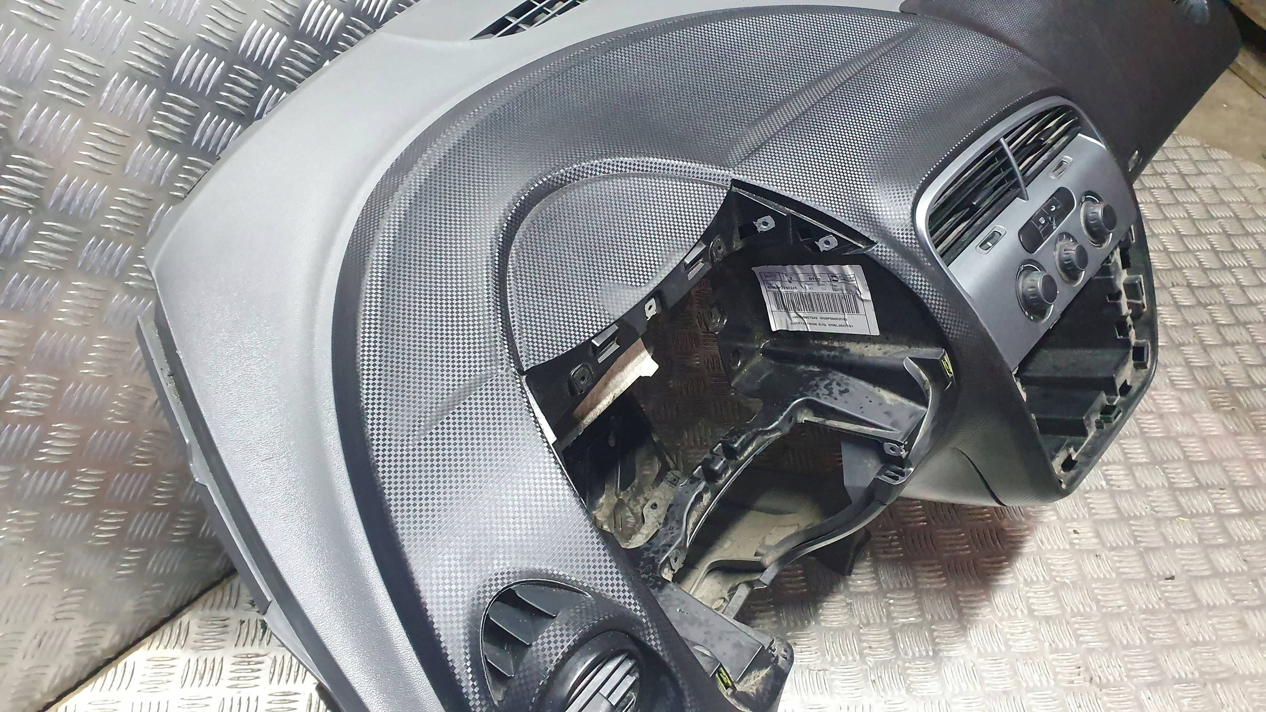 dashboard instrument panel cockpit console SEAT TOLEDO III 04