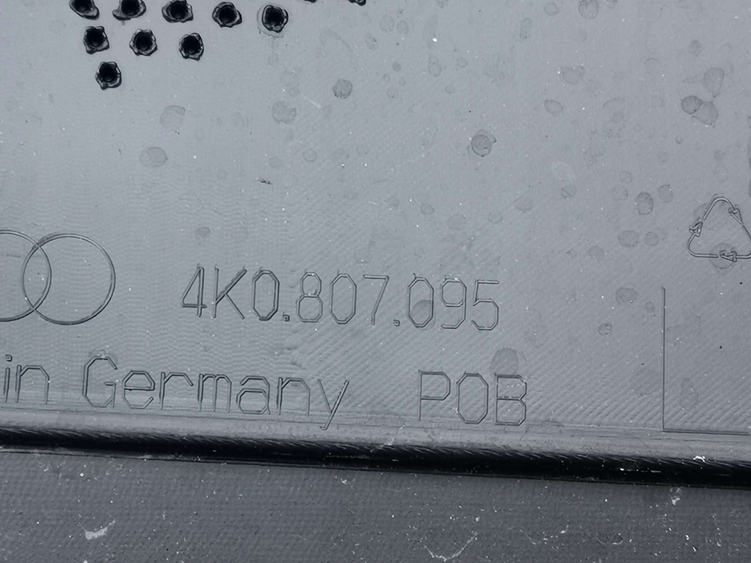 branik prednji dio prednji perač AUDI A6 C8 4K0807437