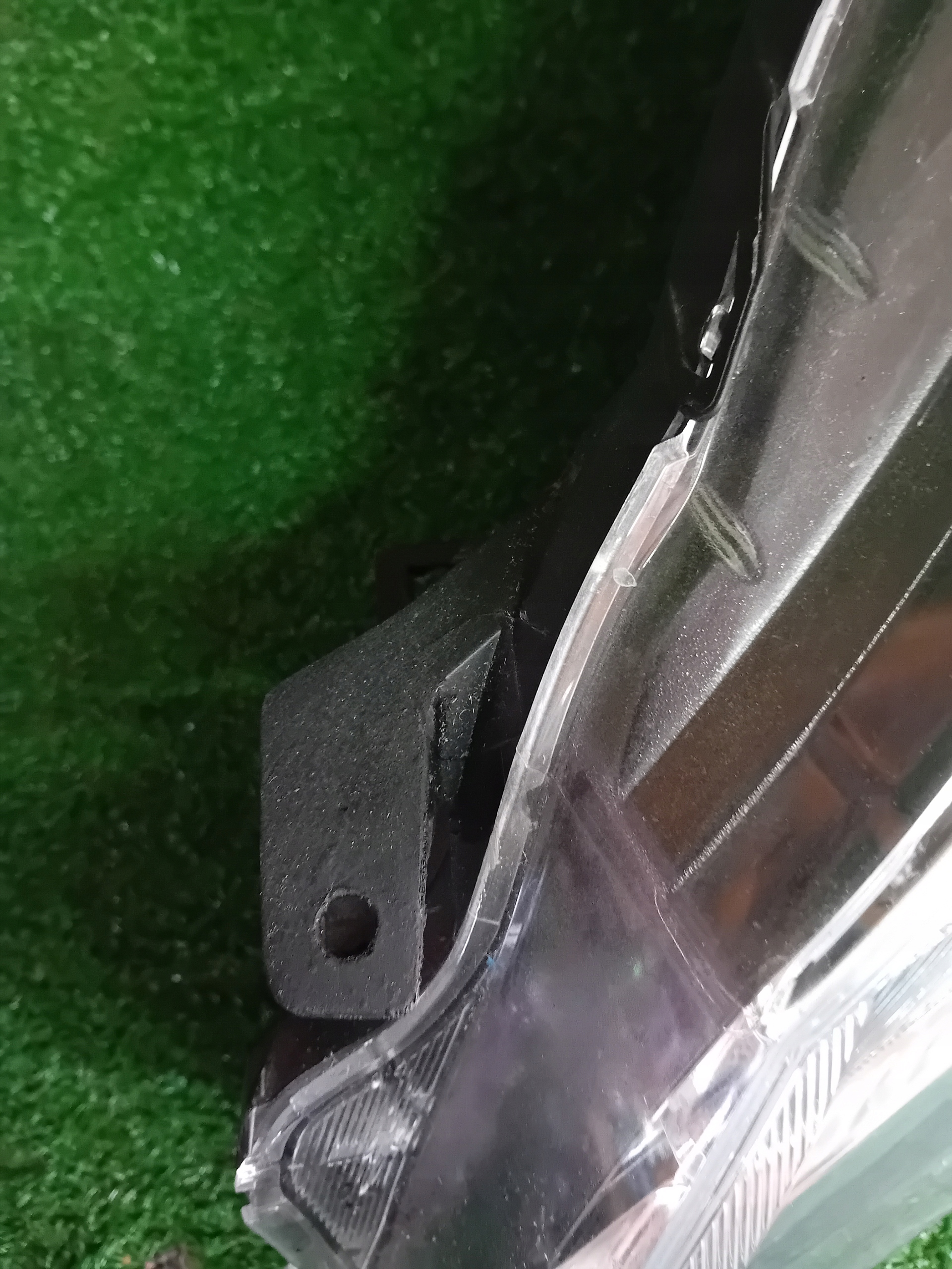 REFLEKTOR light left TOYOTA YARIS III LIFT 17