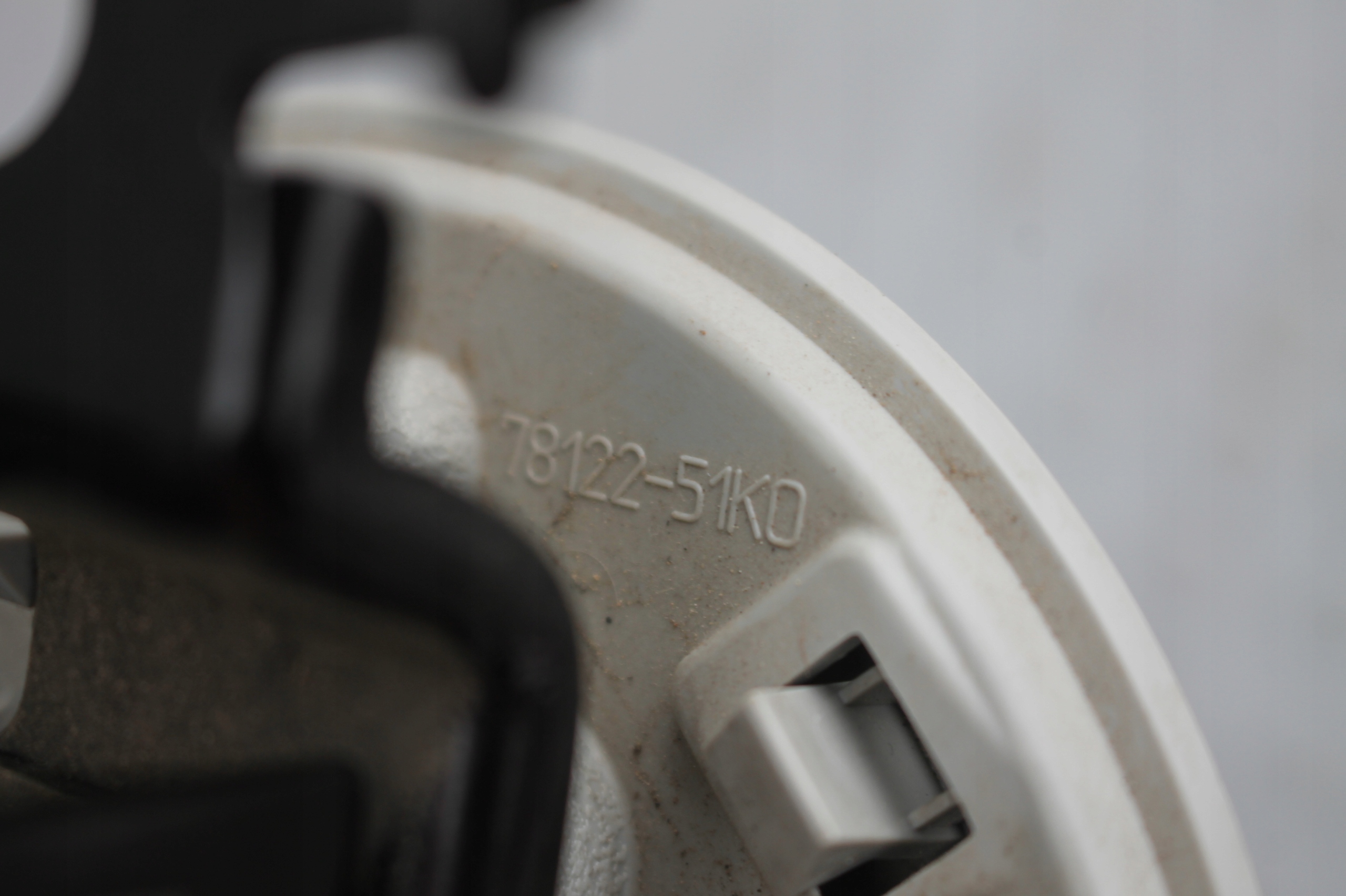 ремень безопасности заглушка suzuki VITARA II III 15-