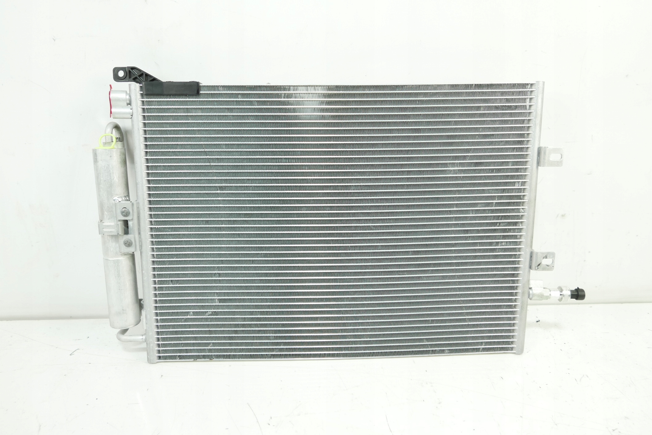 VALEO 818165 CHLODNICA KLIMATYZACJI RENAULT CLIO Part manufacturer Valeo