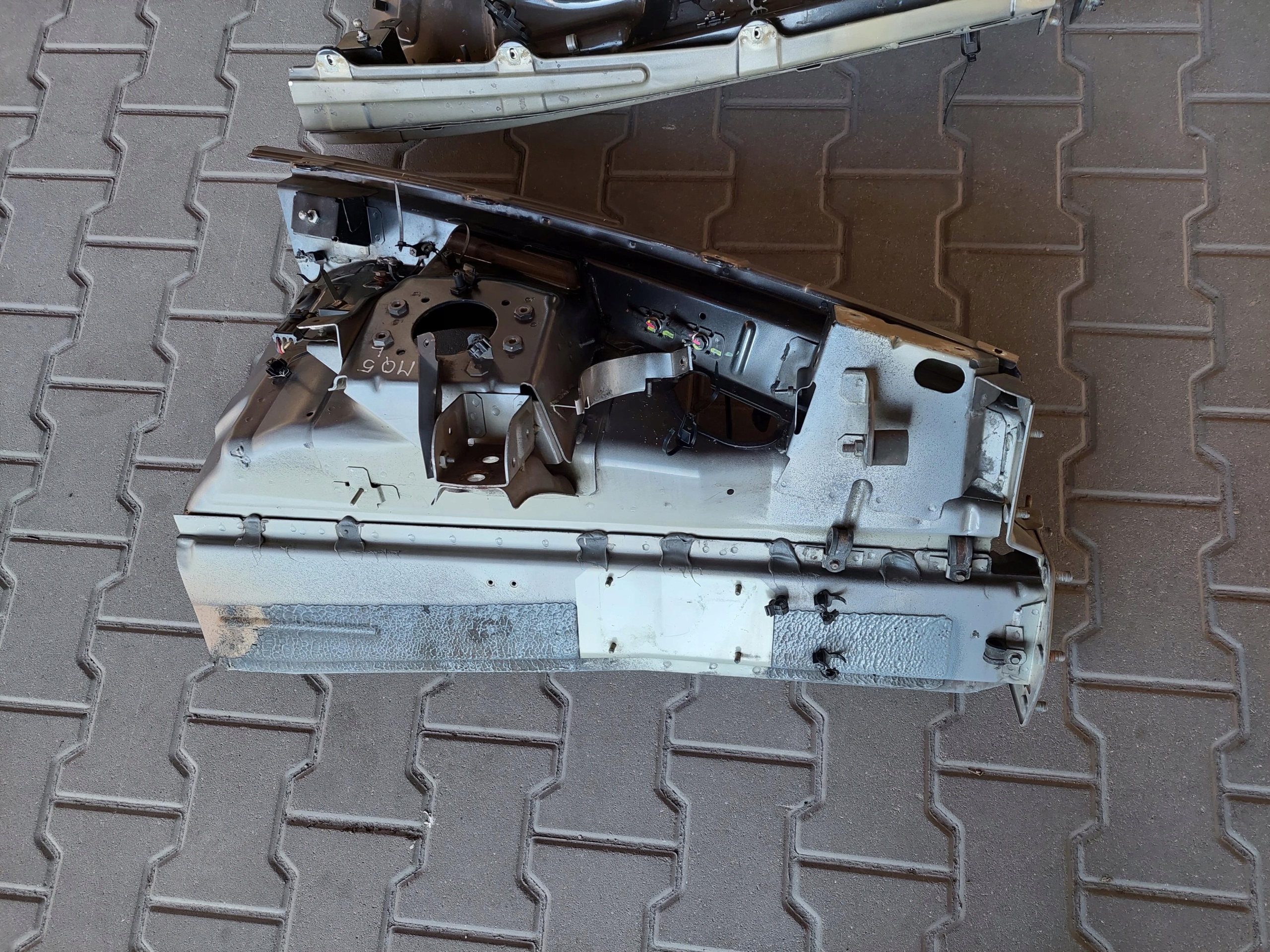 quarter front quarter left right MASERATI QUATTROPORTE V 4.2