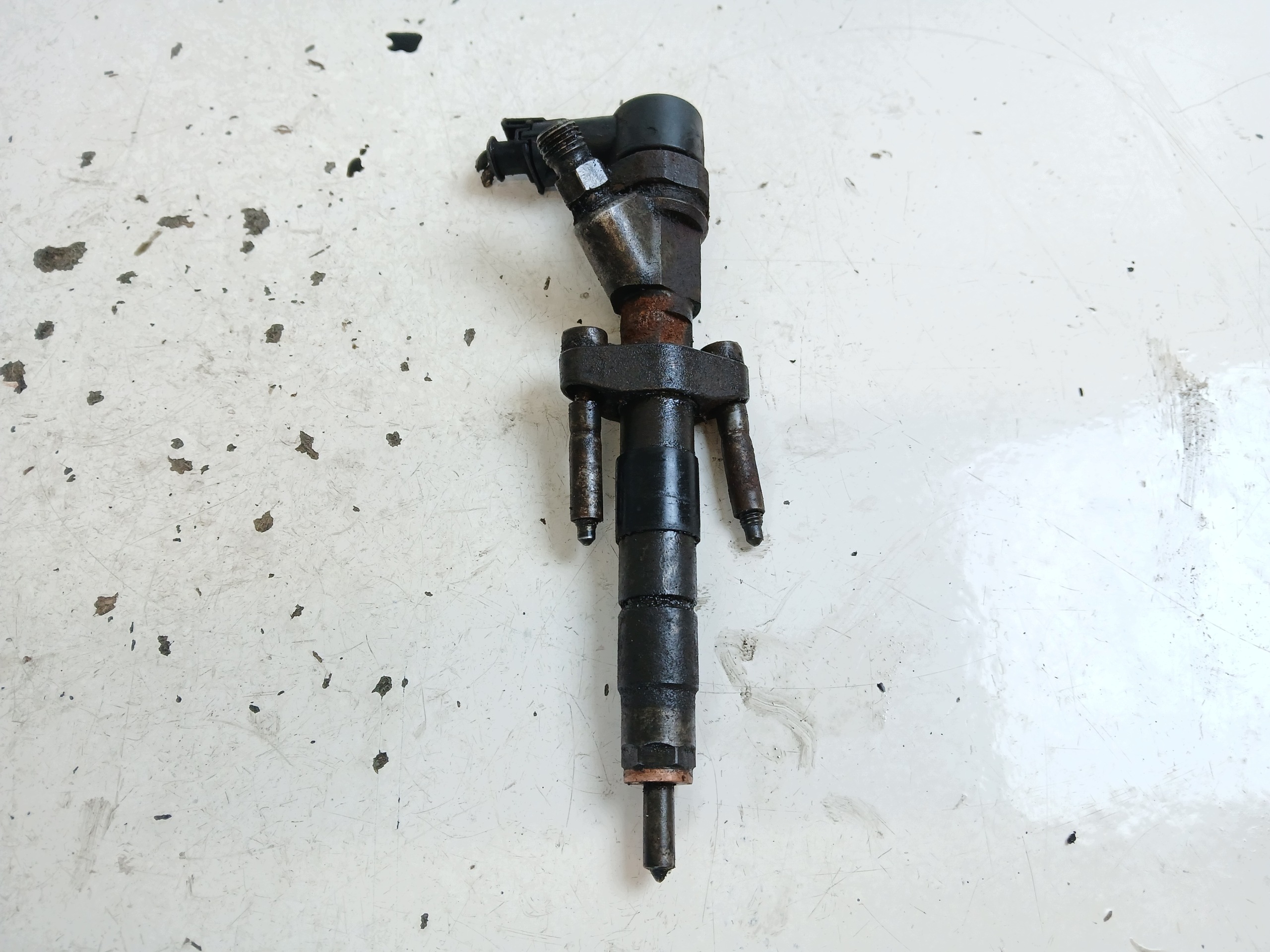 RENAULT MASTER II 2.2 DCI injector nozzle 8200112289