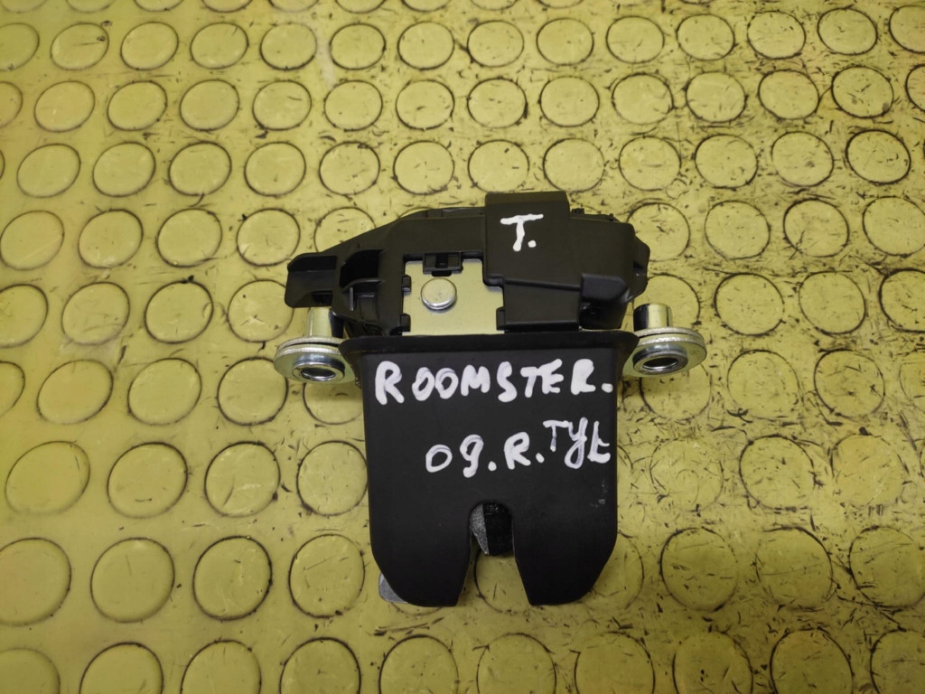 SKODA ROOMSTER lock bonnet rear part