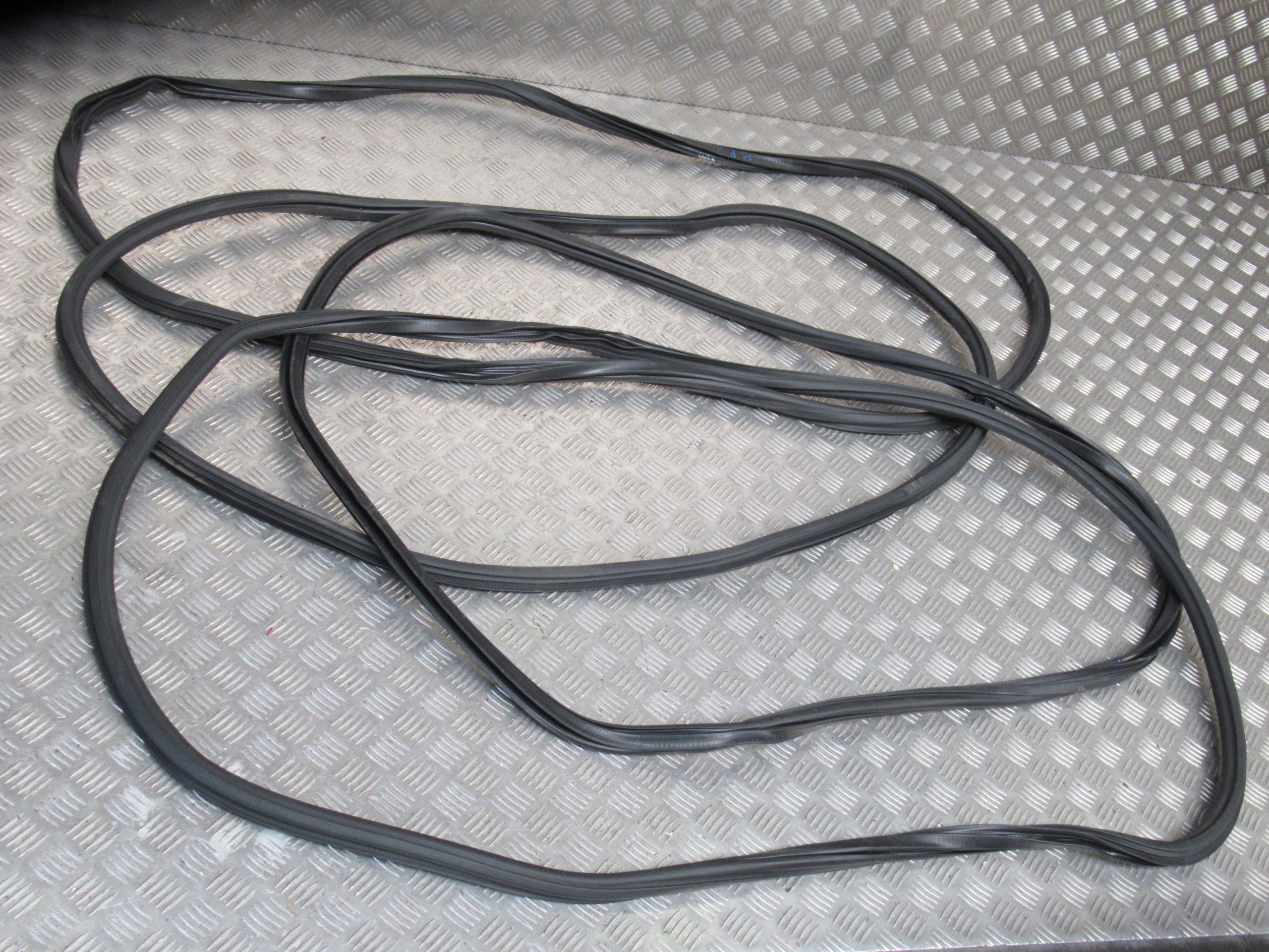 USZCZELKA DRZWI LEWA PRAWA PRZOD AUDI Q5 80A LIFT