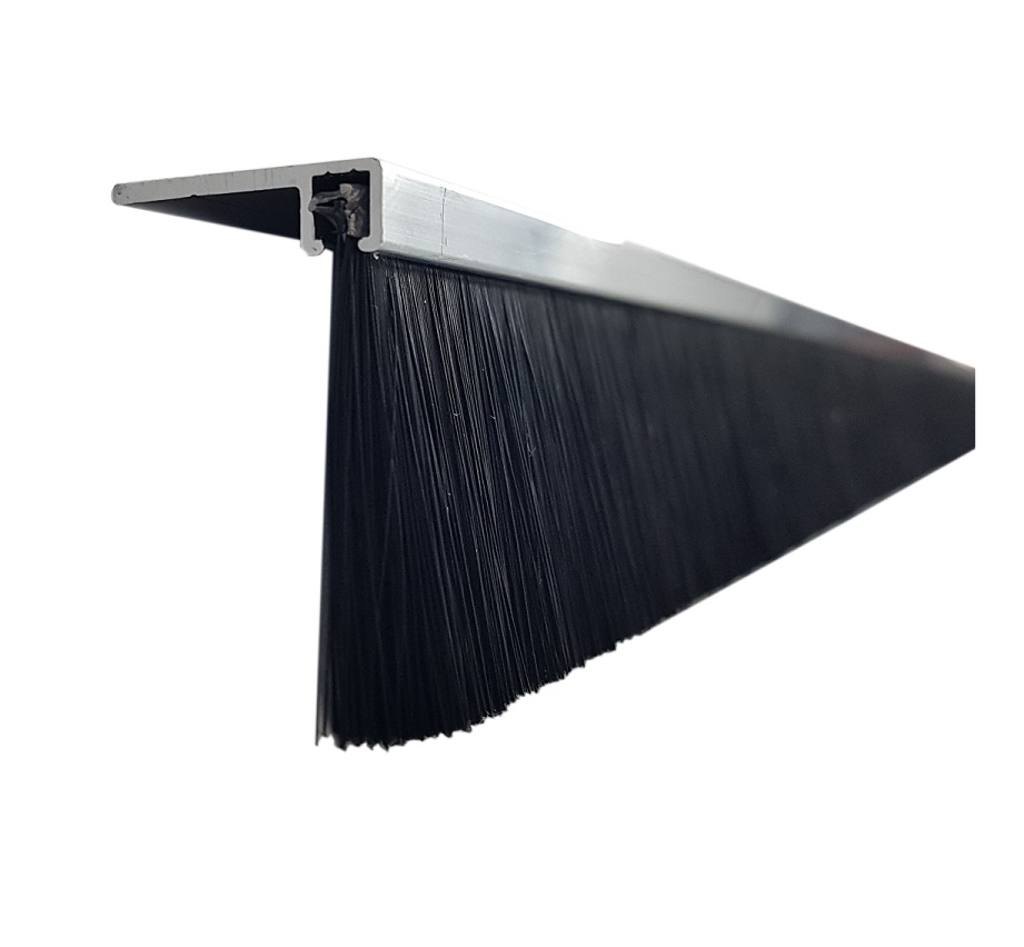 SZCZOTKA USZCZELNIAJĄCA DRZWI BRAMĘ KĄTOWA H=15mm 2m