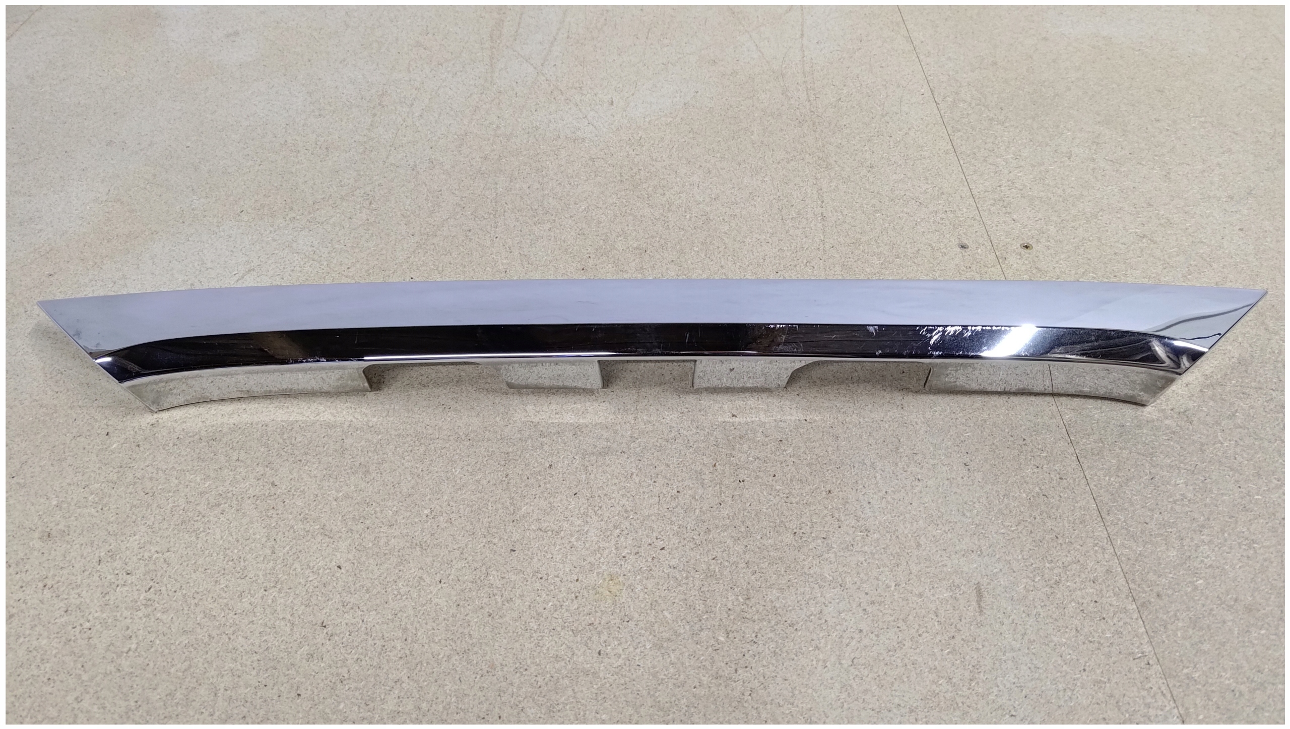 TOYOTA COROLLA E16 LISTWA CHROM KLAPY BAGAŻNIKA 76801-02A83 ORYGINAŁ