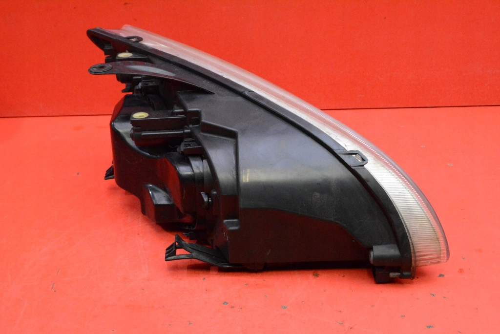 REFLEKTOR links Licht vorne Linse EU FORD FOCUS MK2 04-08