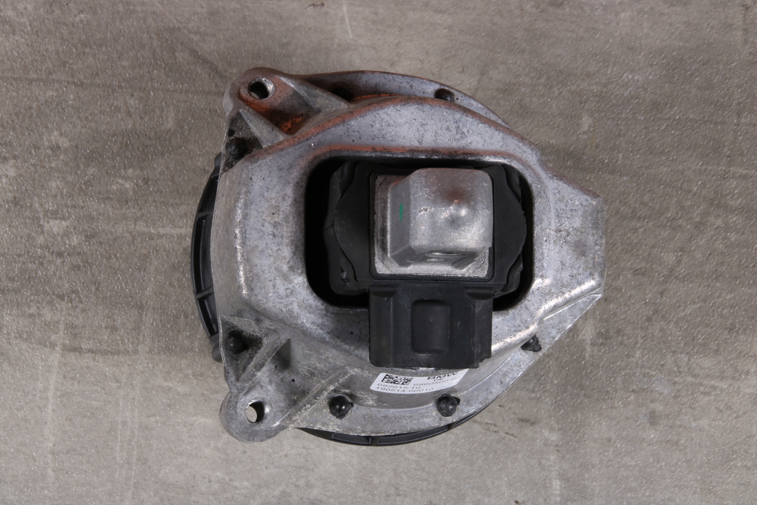 BMW G20 G21 320eX 330eX engine mount right 6860502