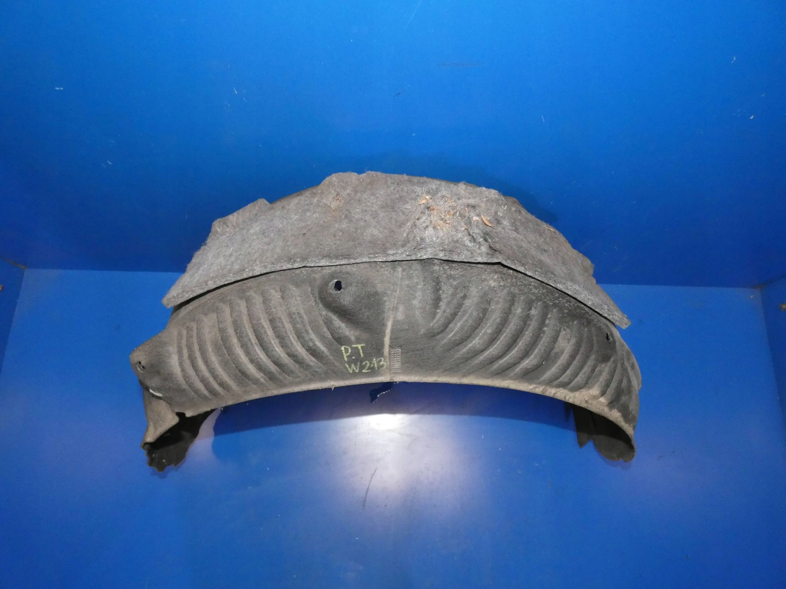 MERCEDES E KLASA W213 mudguard right rear part rear. right sedan