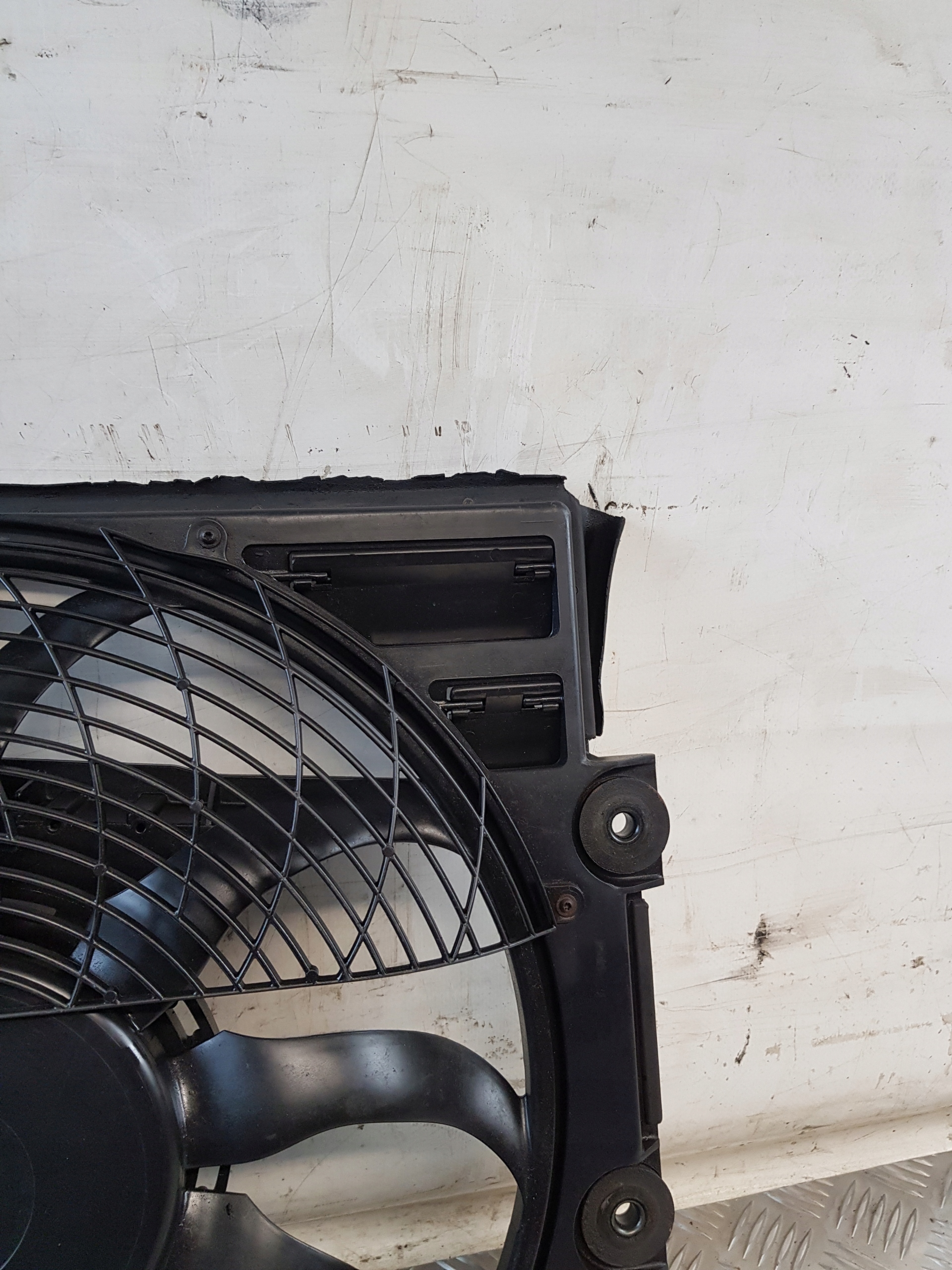 ventilátor chladiče OE 8380781 BMW E39 2.0B EU