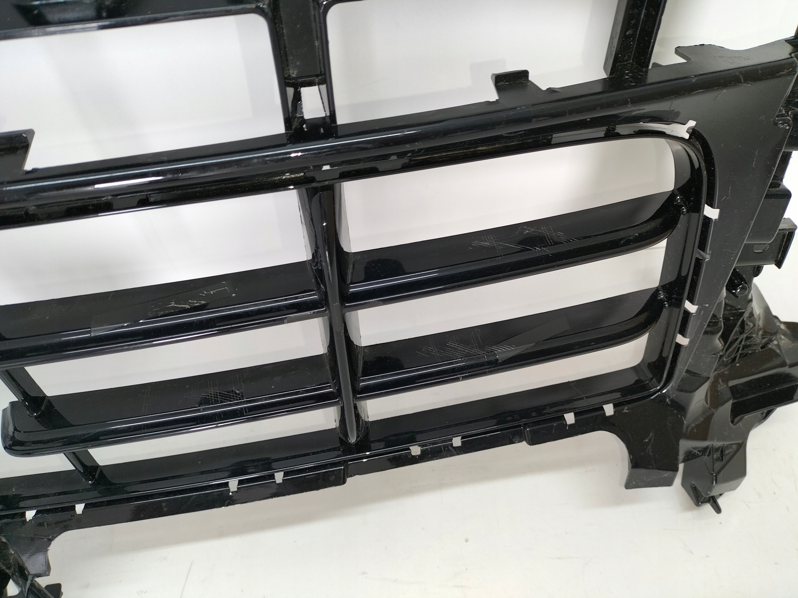 GRILL LÜFTUNGSGITTER DER STOSSSTANGE MITTE PORSCHE CAYENNE 9Y0 17