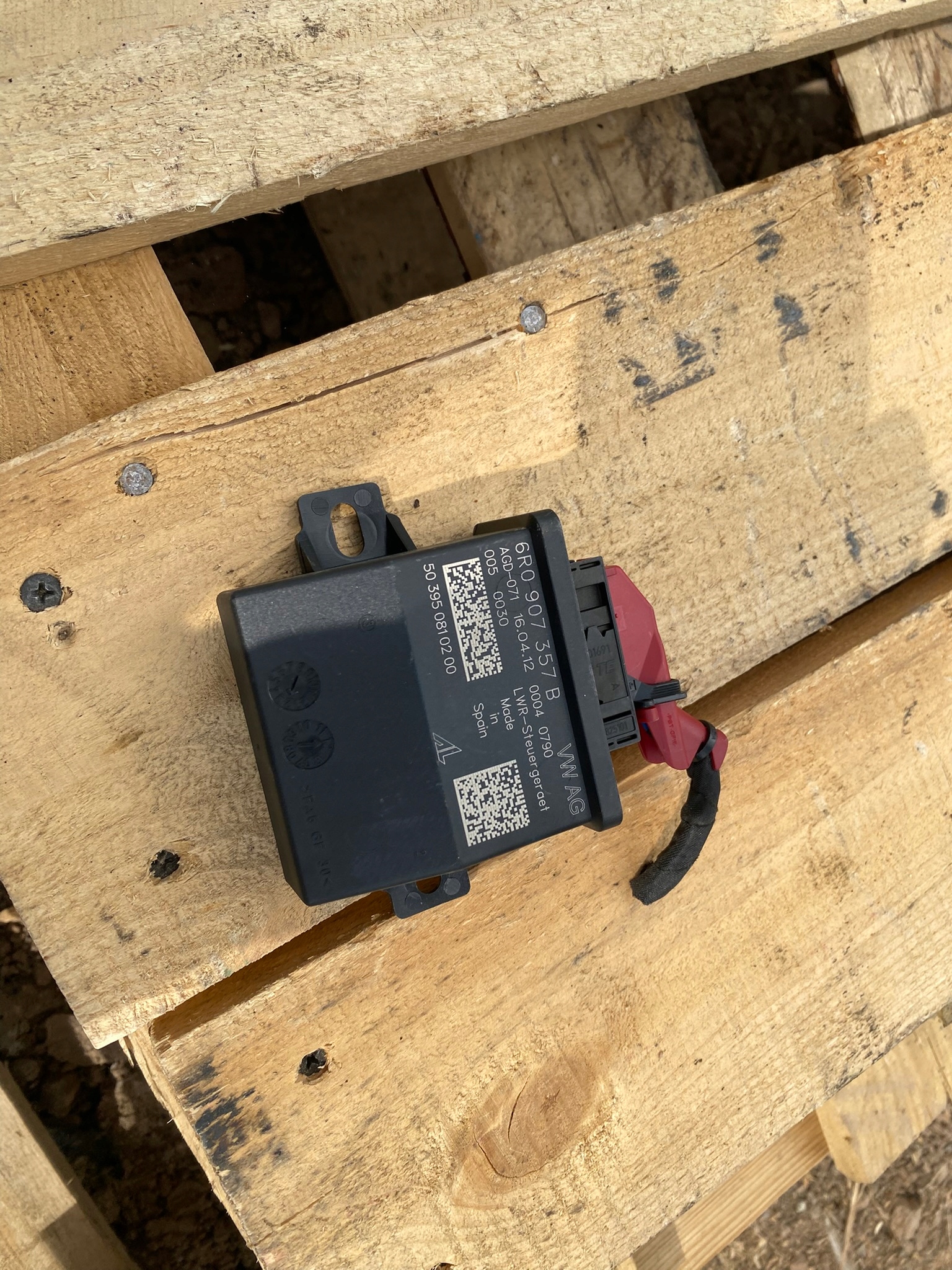 module control unit of the lights VW PASSAT CC B7 6R0907357B
