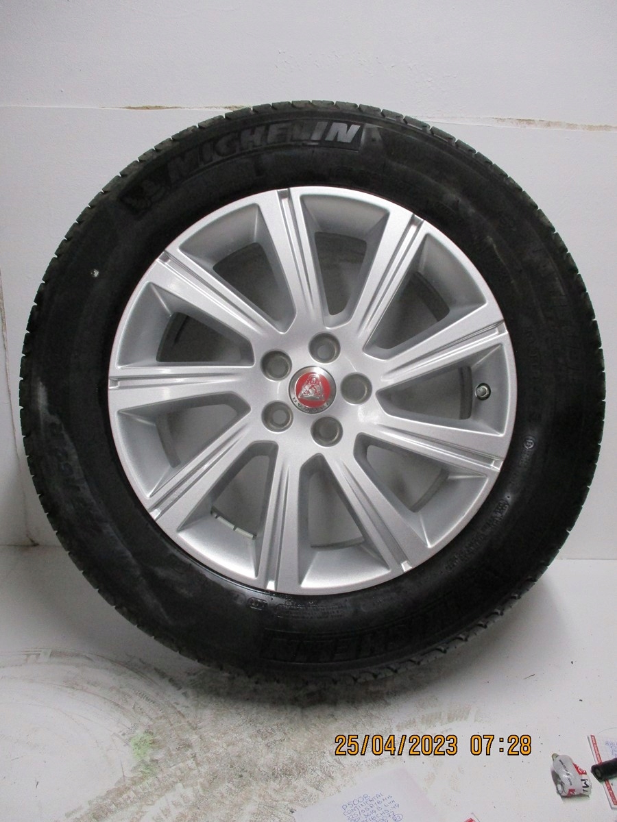 wheels discs tyres JAGUAR E PACE R18 M+S 4MM