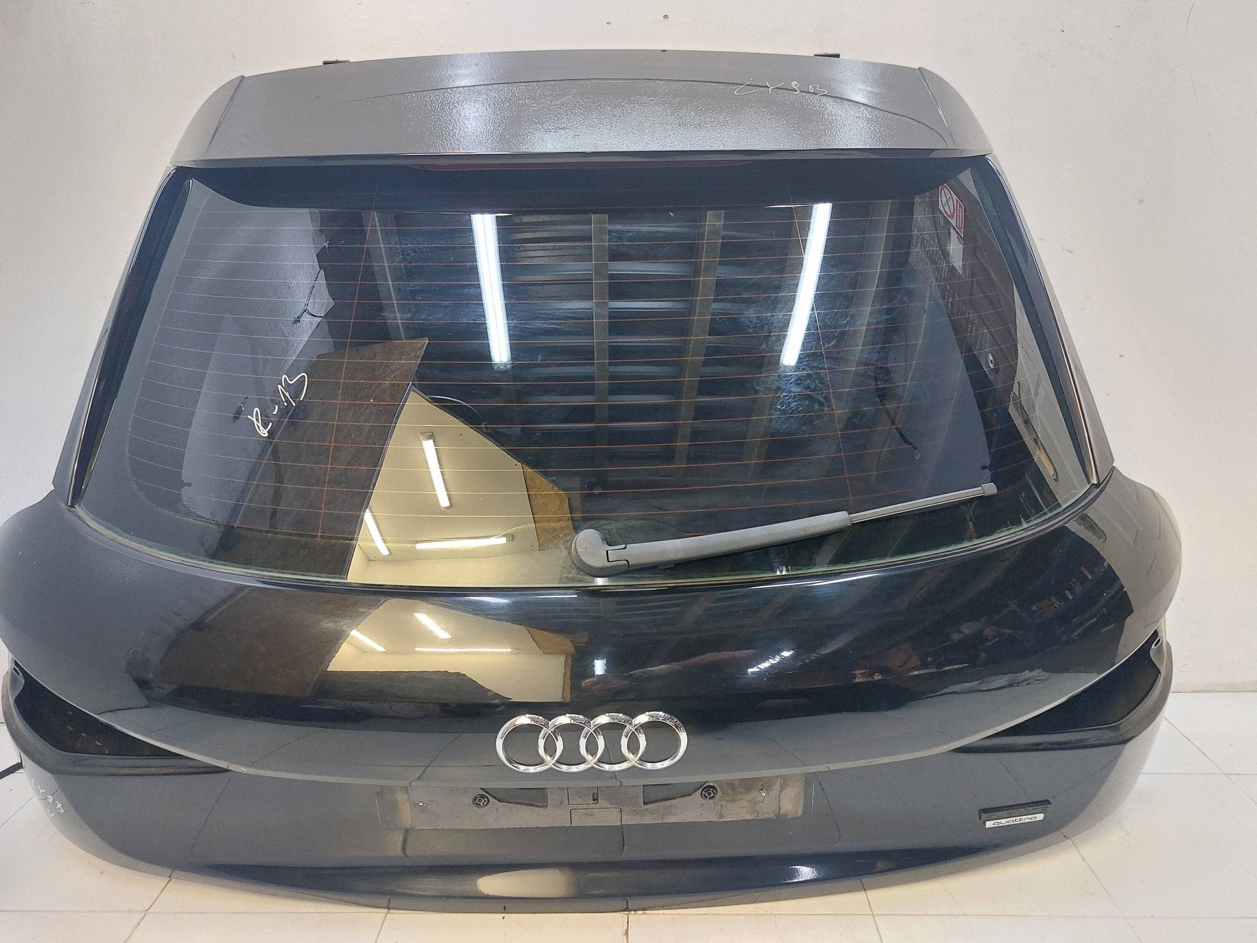 AUDI Q3 8U 11-18r trunk door boot rear part LY9B complete