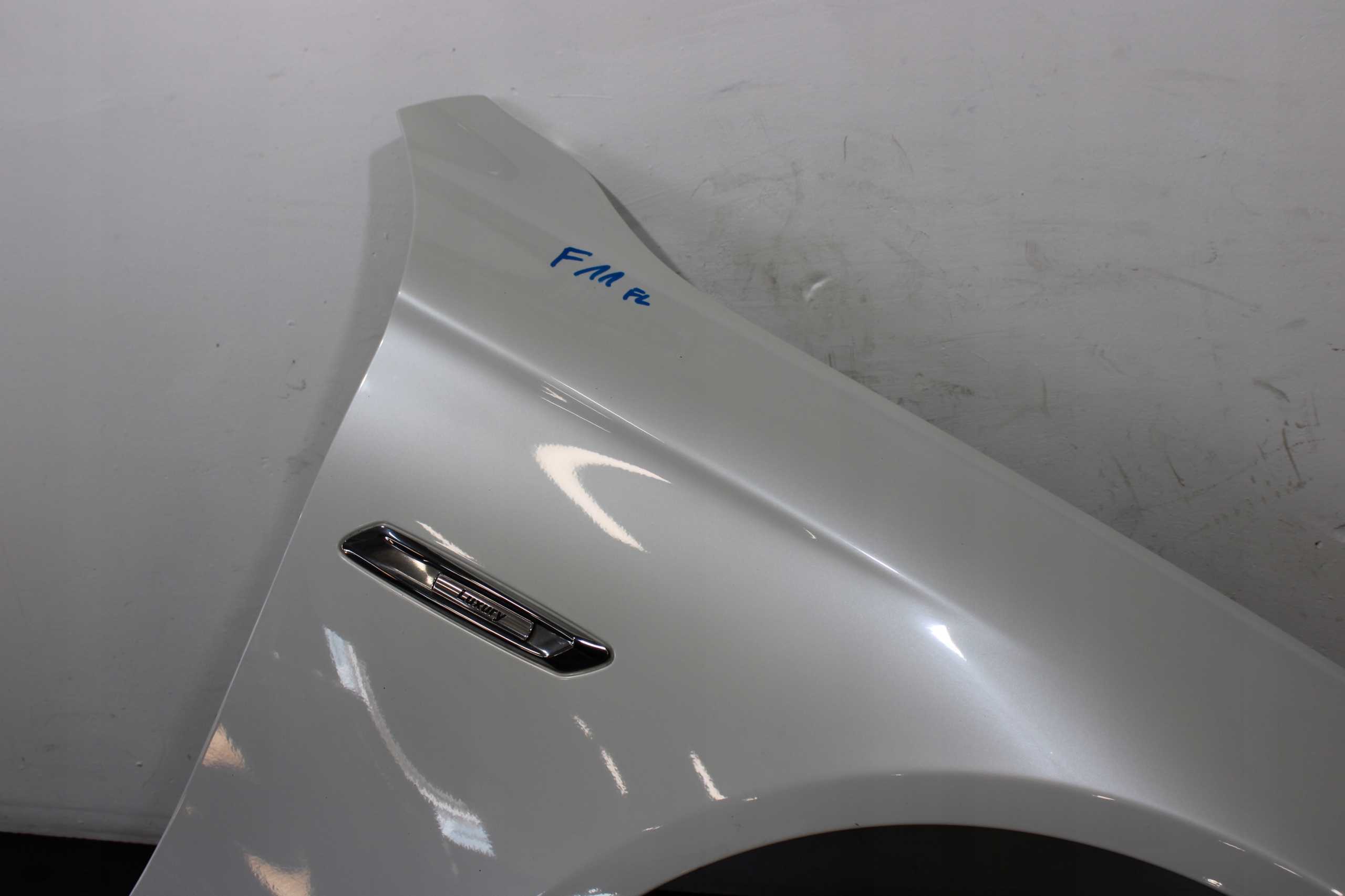 fender right front front BMW 5 F10 F11 LIFT
