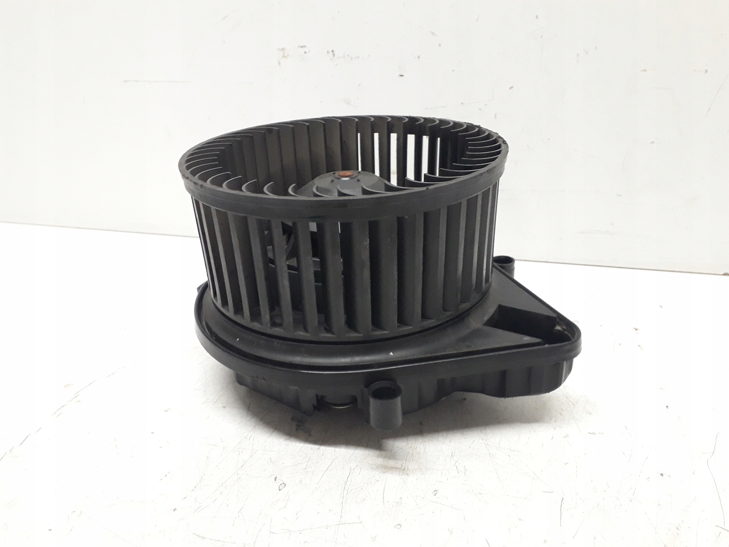 AUDI A4 B6 00-06 DMUCHAWA WENTYLATOR NAWIEWU 8E1820021B