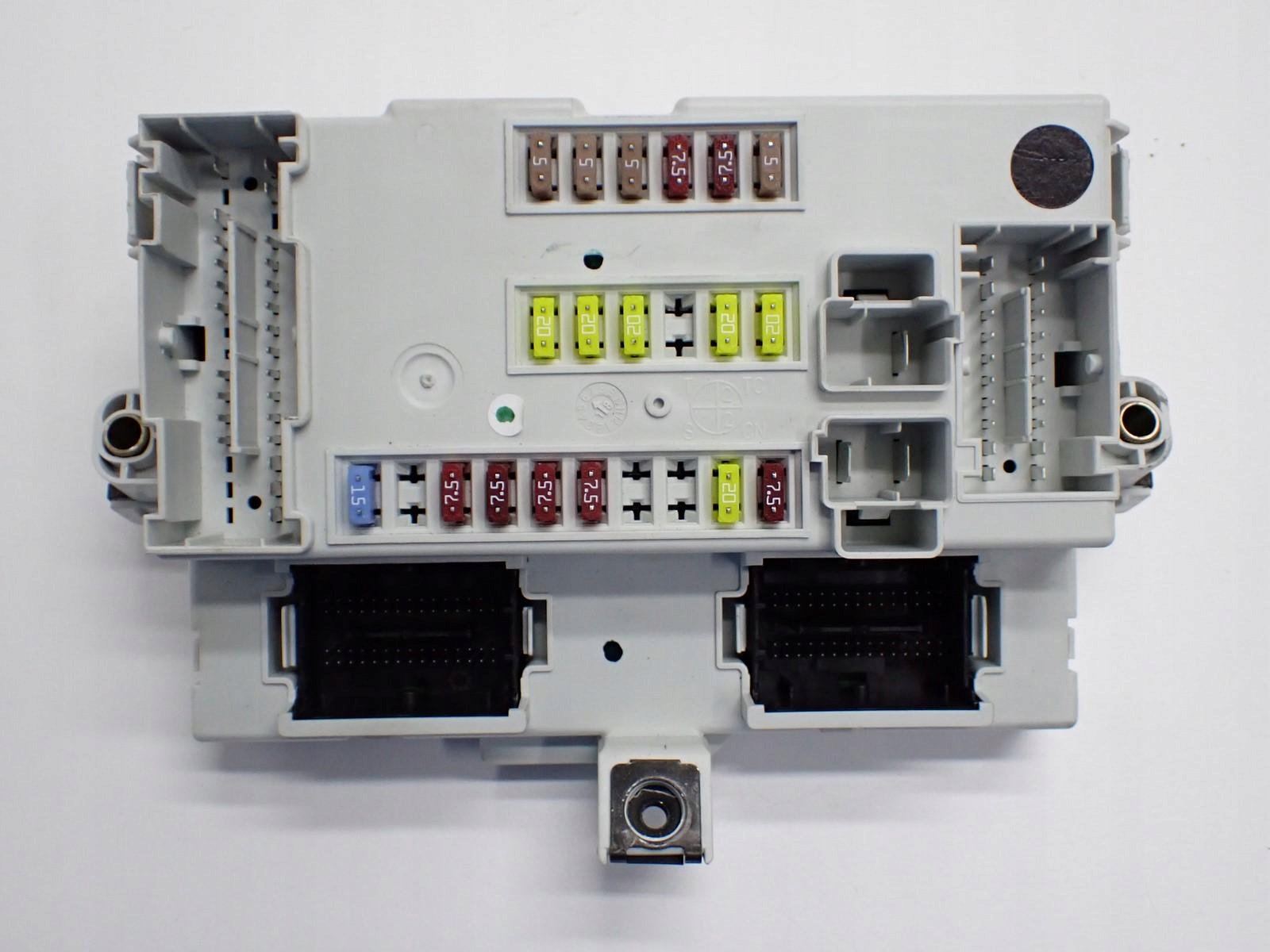 SKRZYNKA BEZPIECZNIKÓW 52102288 FIAT 500L 18R