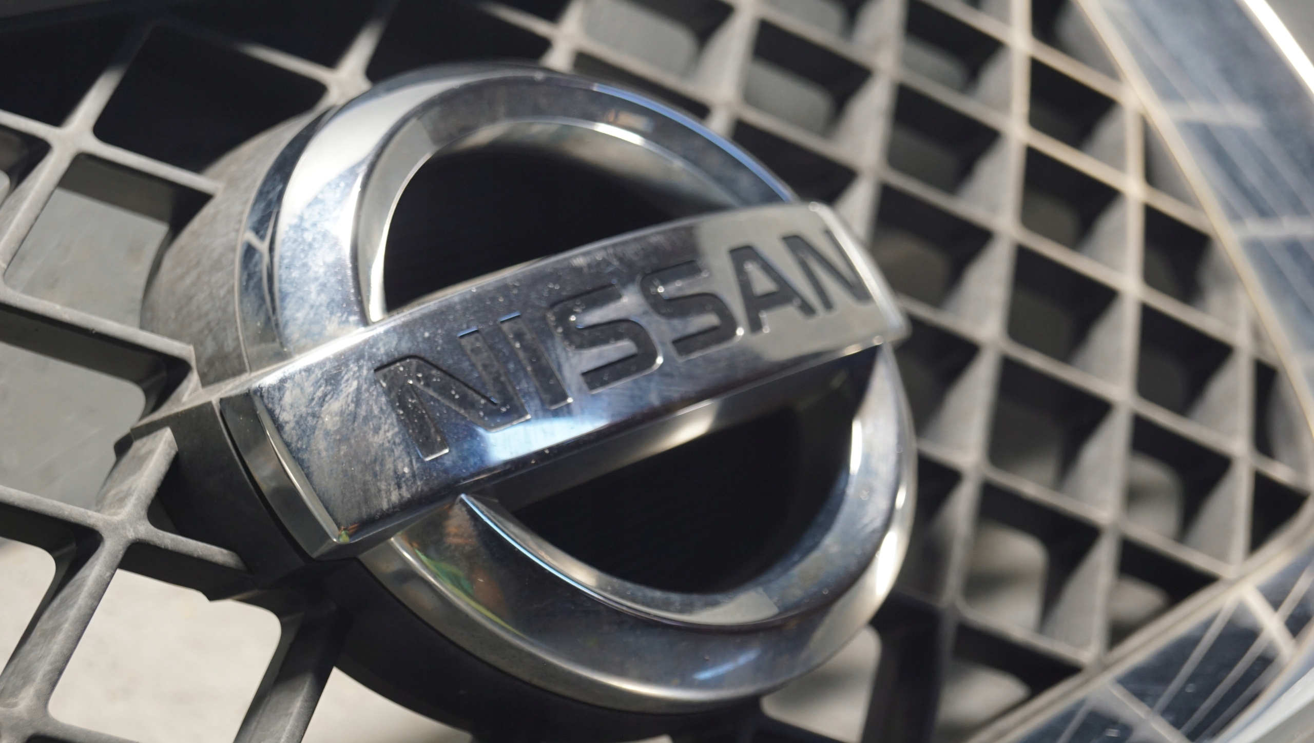 Nissan Navara D40 Kühlergrill FRONTGRILL Kühlergitter - Thumbnail 7
