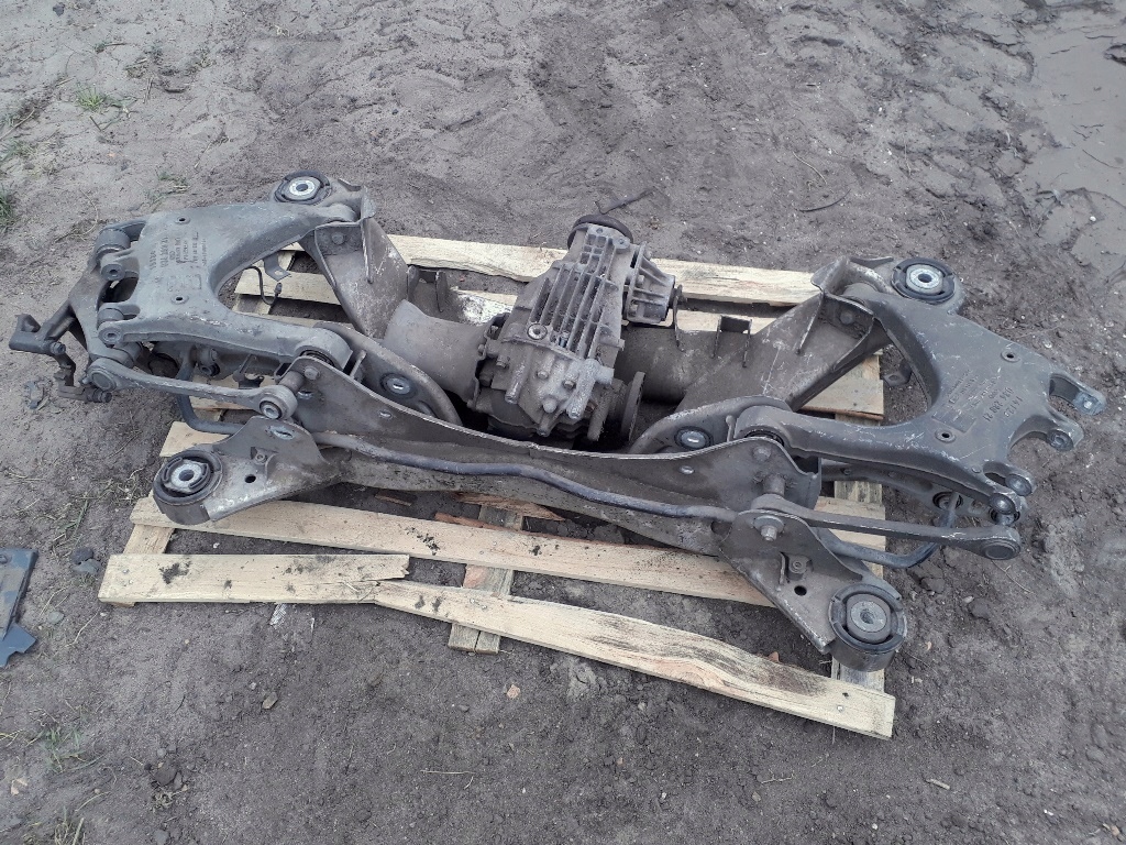 WÓZEK SANKI DYFER ZAWIESZENIE TYŁ KPL. AUDI A8 D3 Numer katalogowy części 4E0505235H