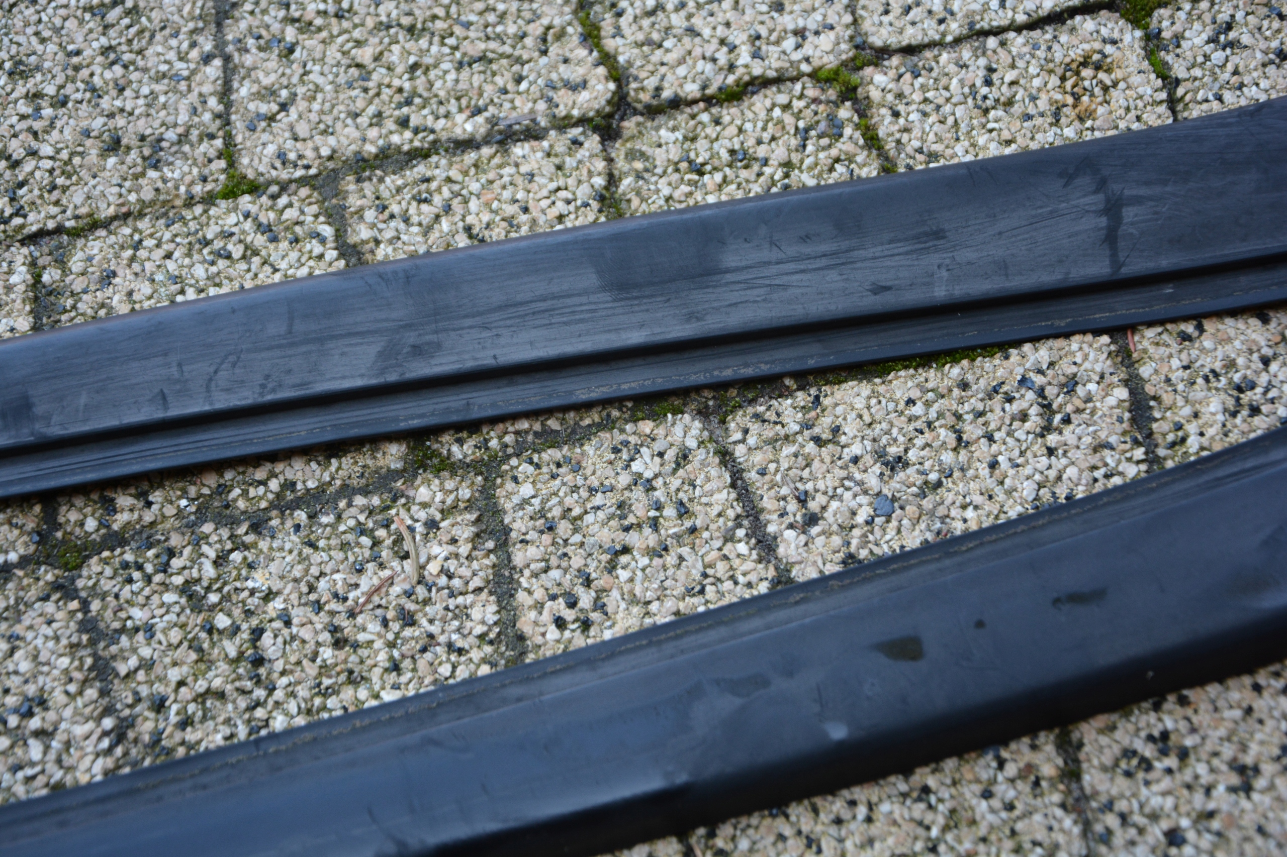 LISTWA SZYBY CZOŁOWEJ VW GOLF 6+ 5M0854327D 328D Typ samochodu Samochody osobowe