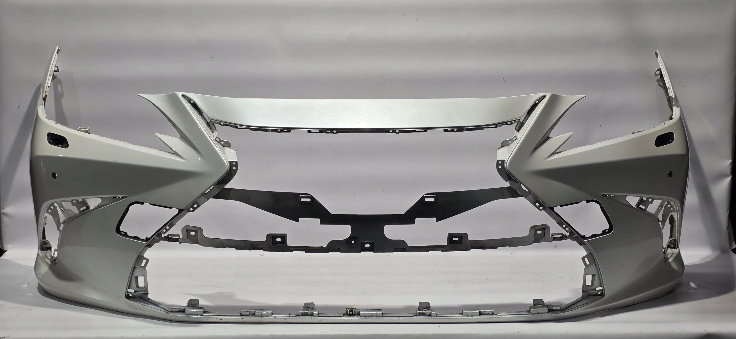 front bumper LEXUS ES VII 18- PDC washers original 52119-33B50
