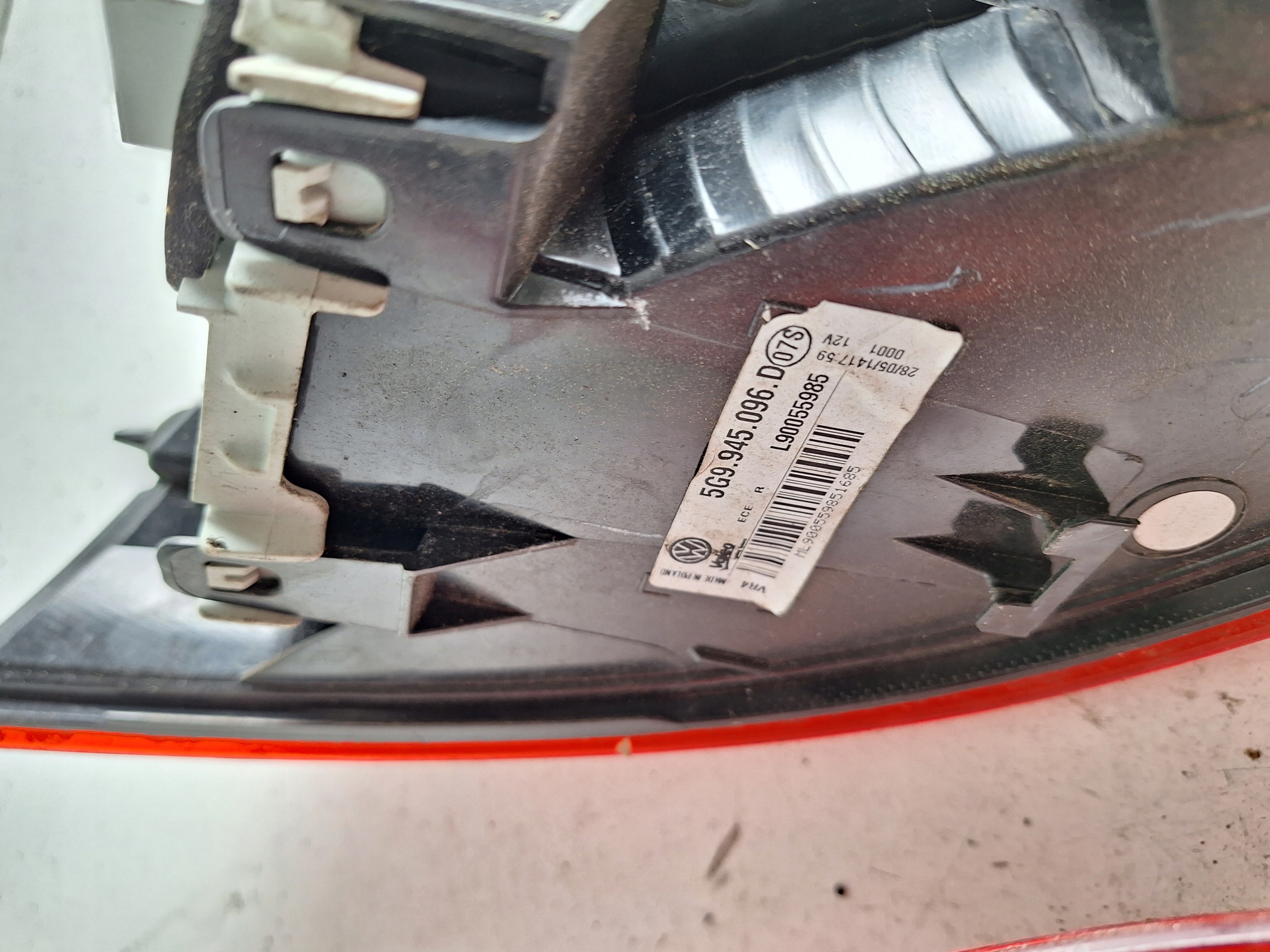 VOLKSWAGEN GOLFV VII 12-16 light rear part left KOMBI