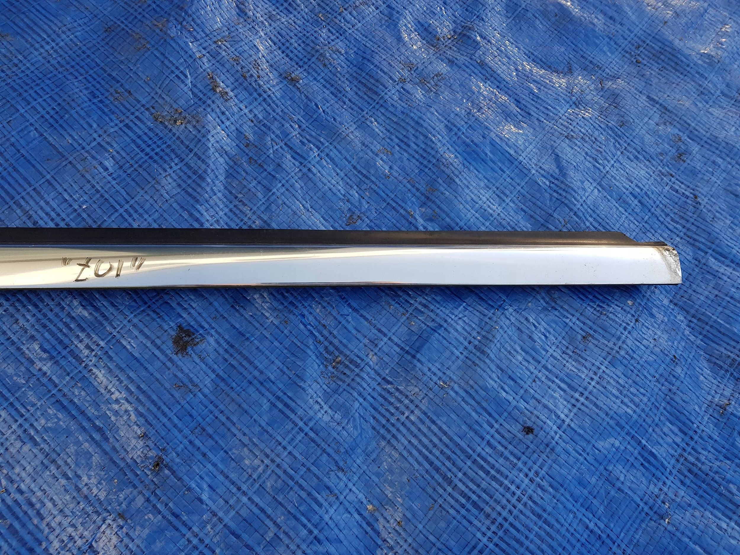 MERCEDES W251 moulding dust CHROM right front