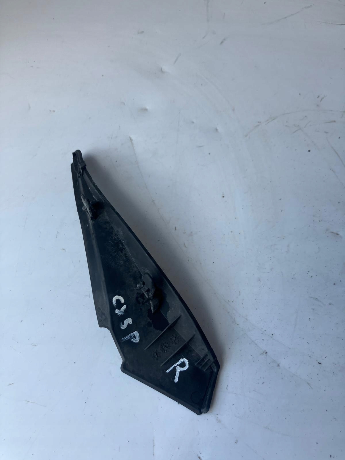 spoiler pipe end under the window right MAZDA CX5 KD5351PB1