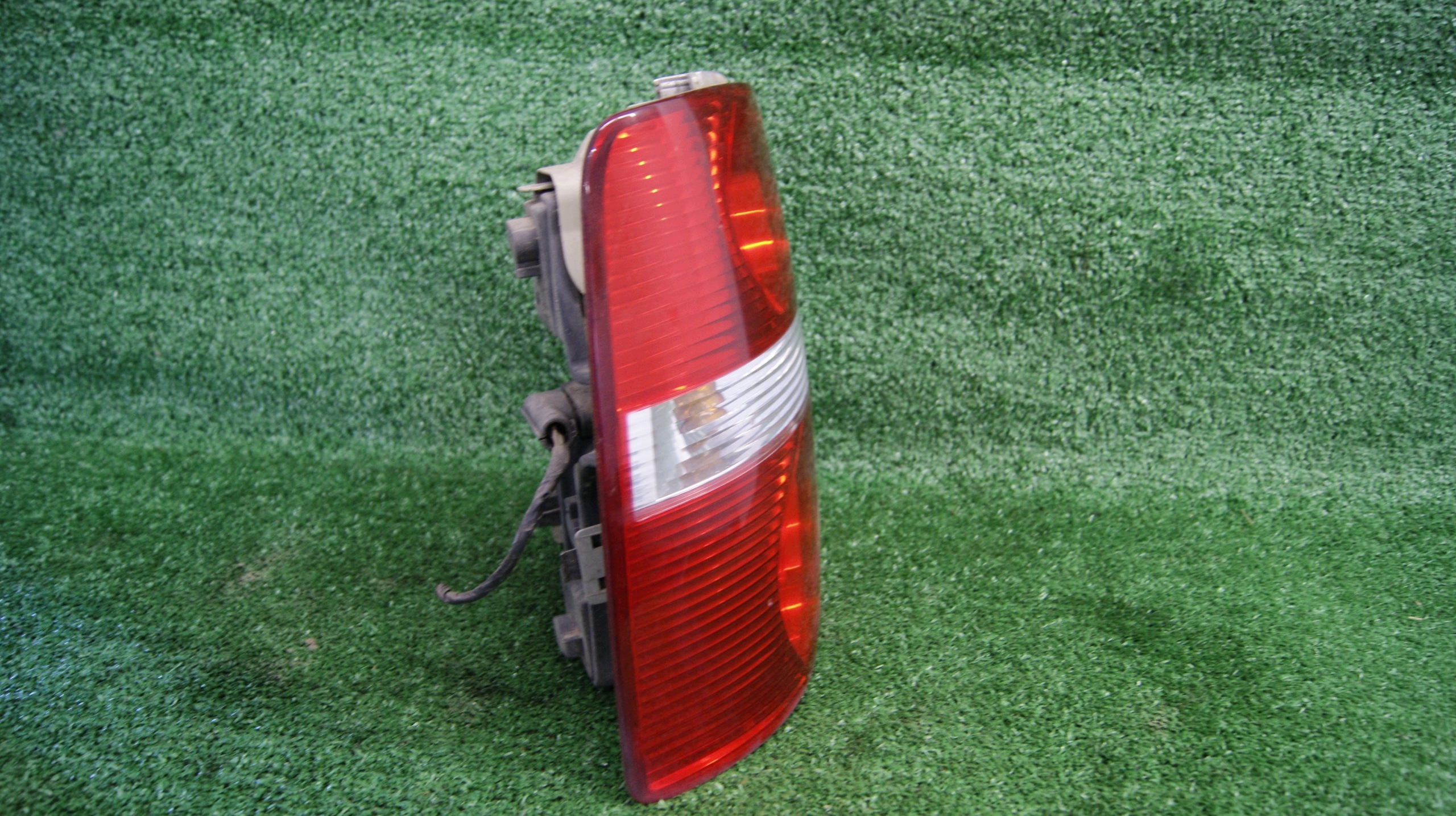 light left rear VOLKSWAGEN TOURAN 1 1T0945095F