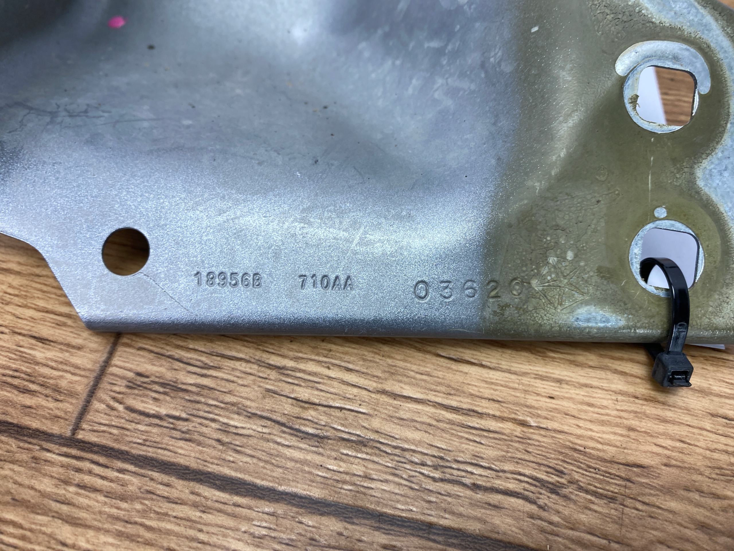 Support plaque Tôle Aile Dodge Ram 1500 2019+ USA