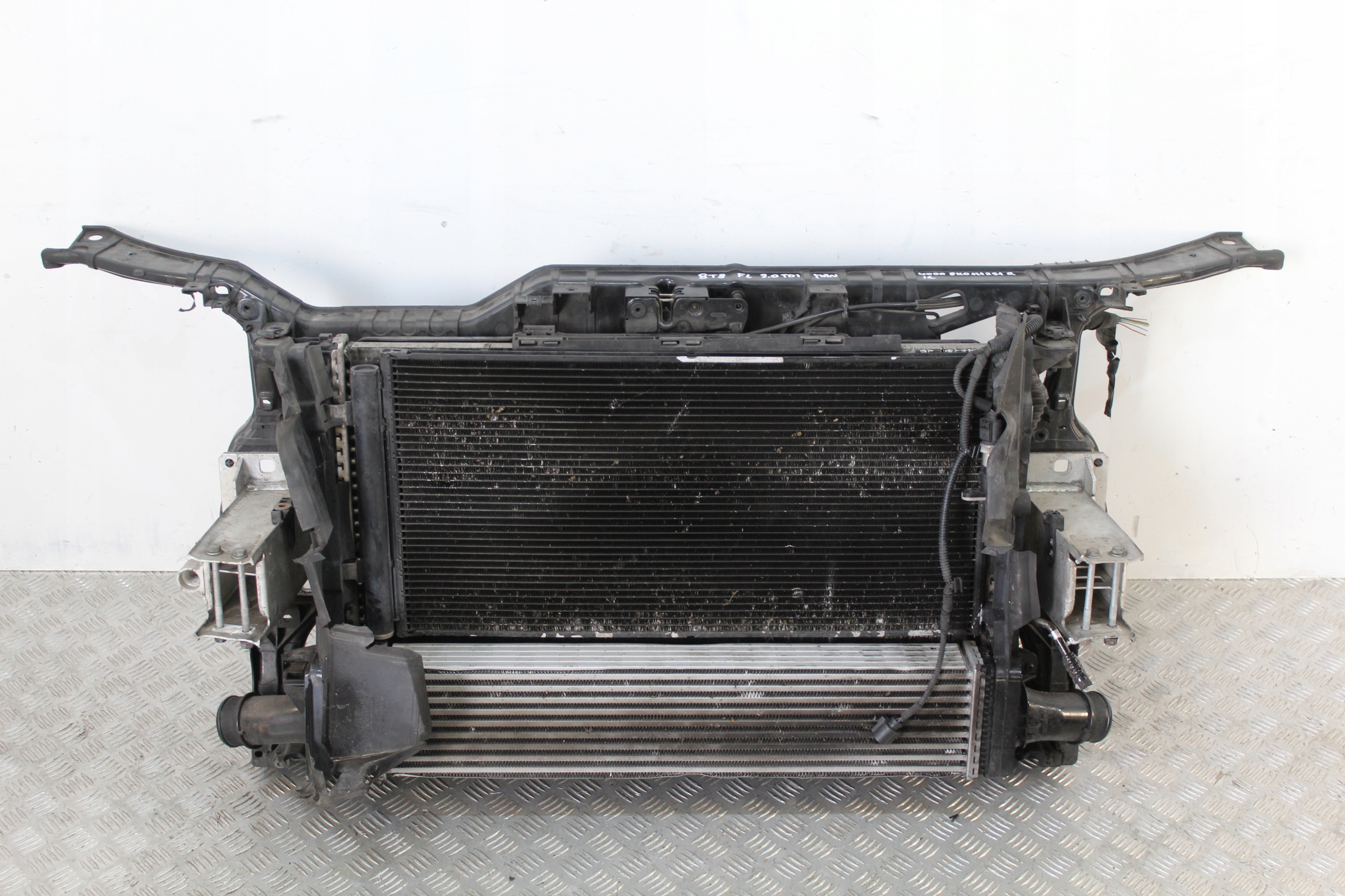 PAS PRZEDNI CHŁONICE AUDI A5 8T0 8T8 2,0 TDI