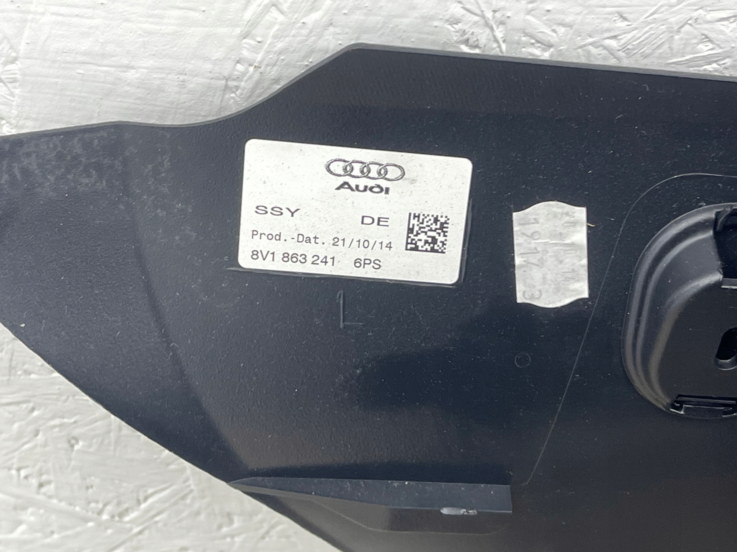Audi A3 S3 8V седан тунель середина 8V1863241