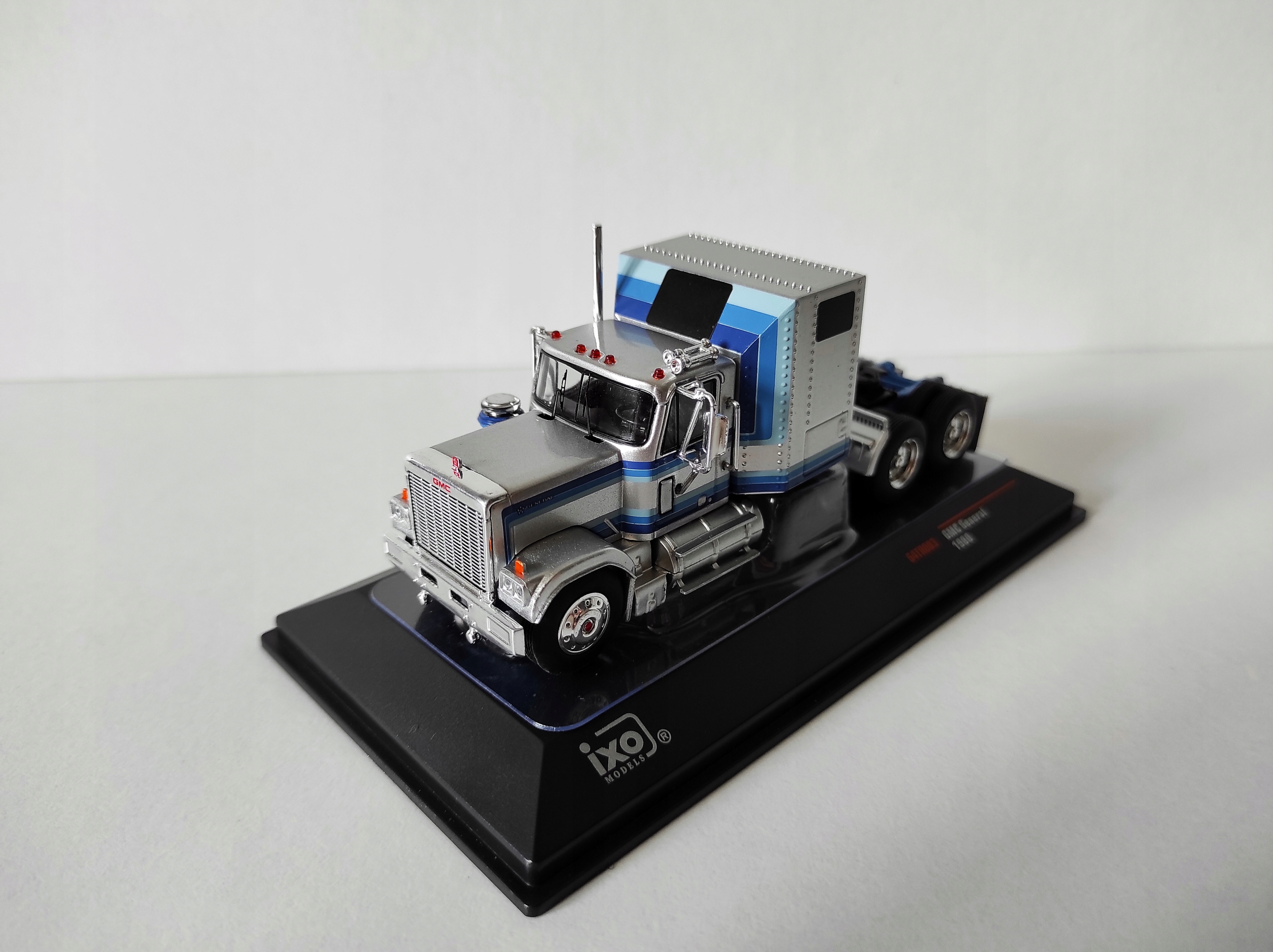 Gmc General (1980) měřítko 1:64 Ixo