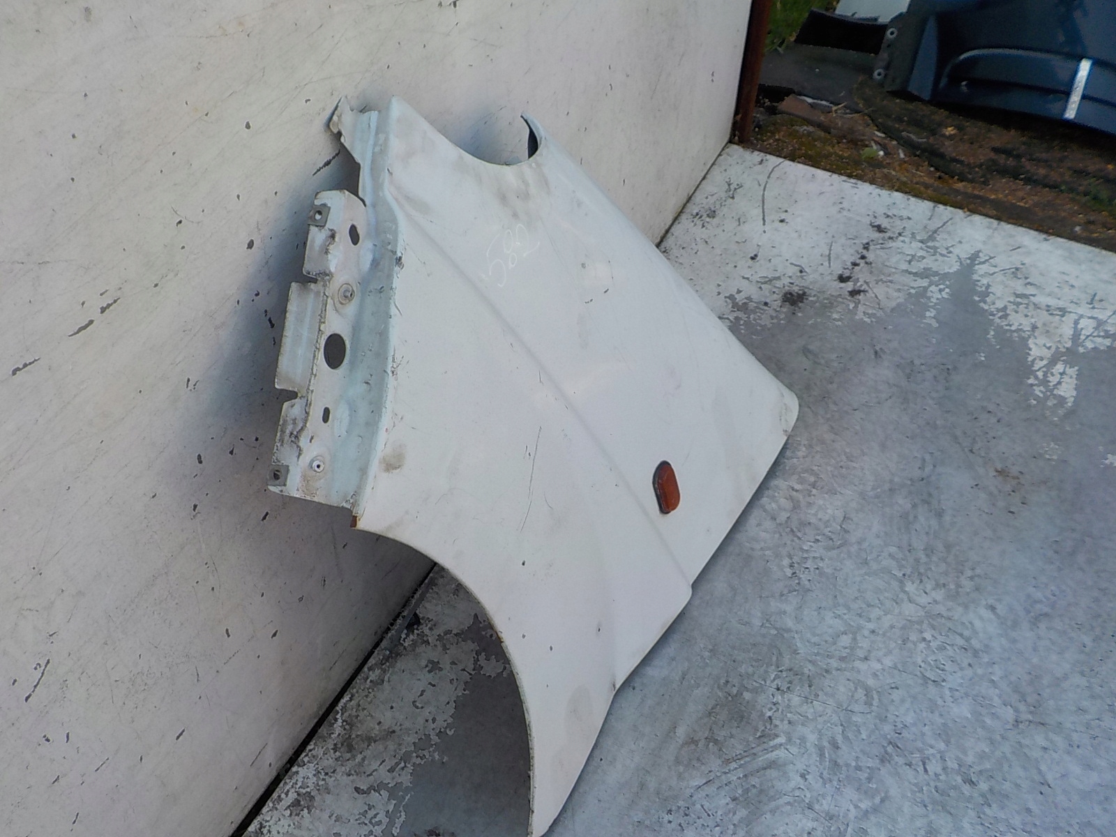 582 RENAULT TRAFIC II OPEL VIVARO and fender left front front