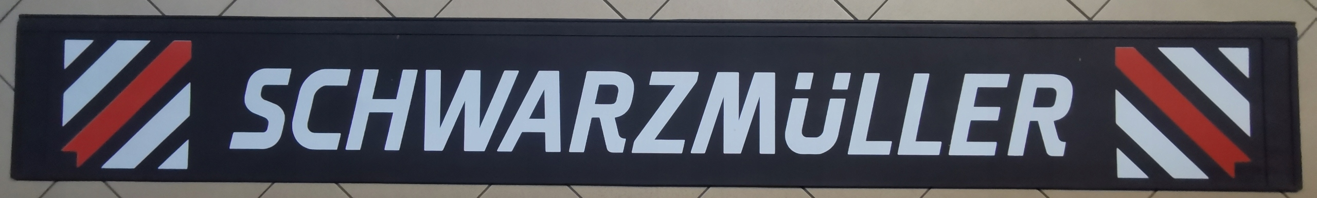 Chlapacz naczepy SCHWARZMULLER czarny WSUWANY EAN (GTIN) 5901244090459