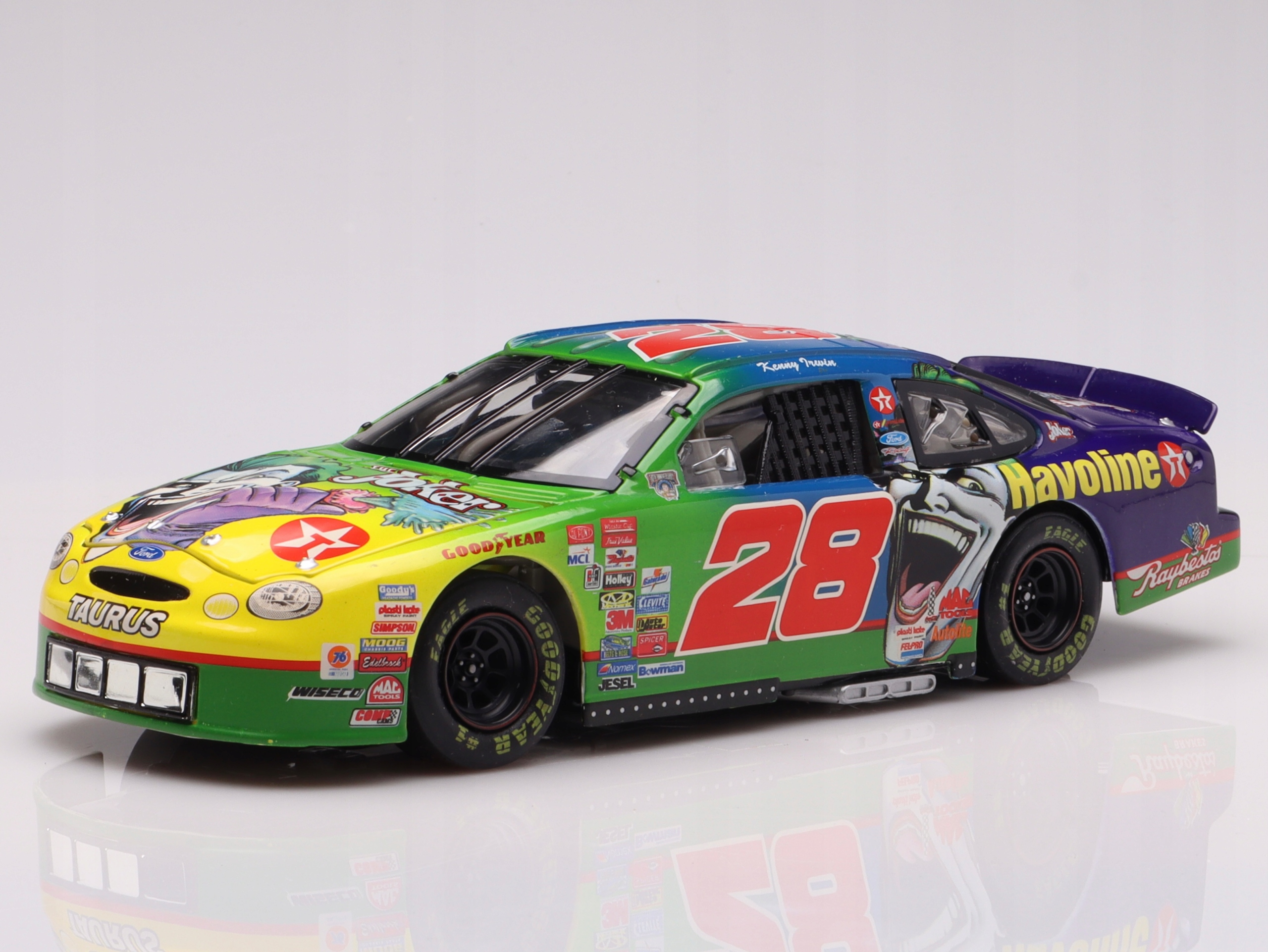 Model samochodu Ford Taurus, Kenny Irwin #28 The Joker NASCAR