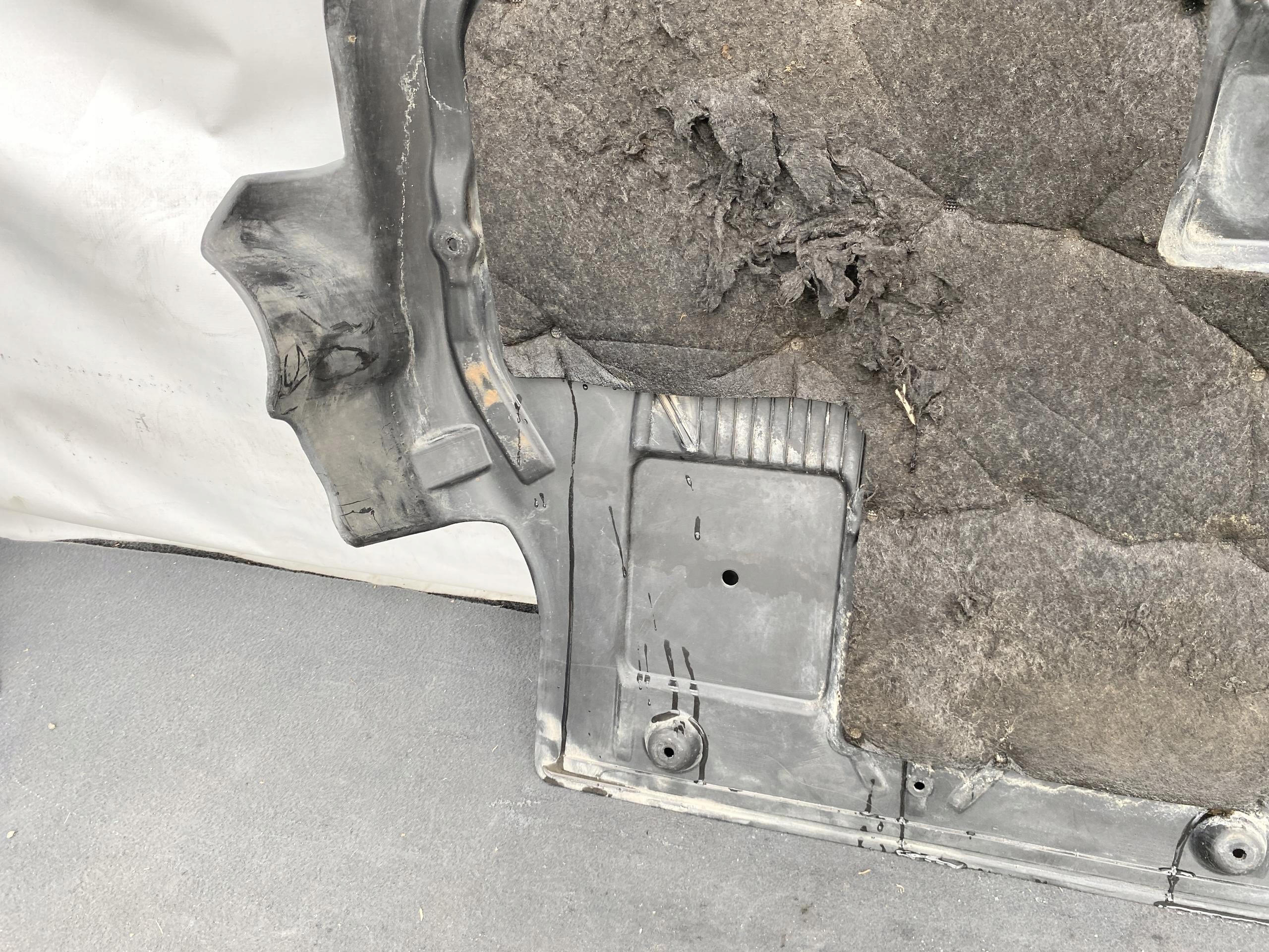 VW TRANSPORTER T5 T6 MULTIVAN 10- cover lower of the engine chassis originál