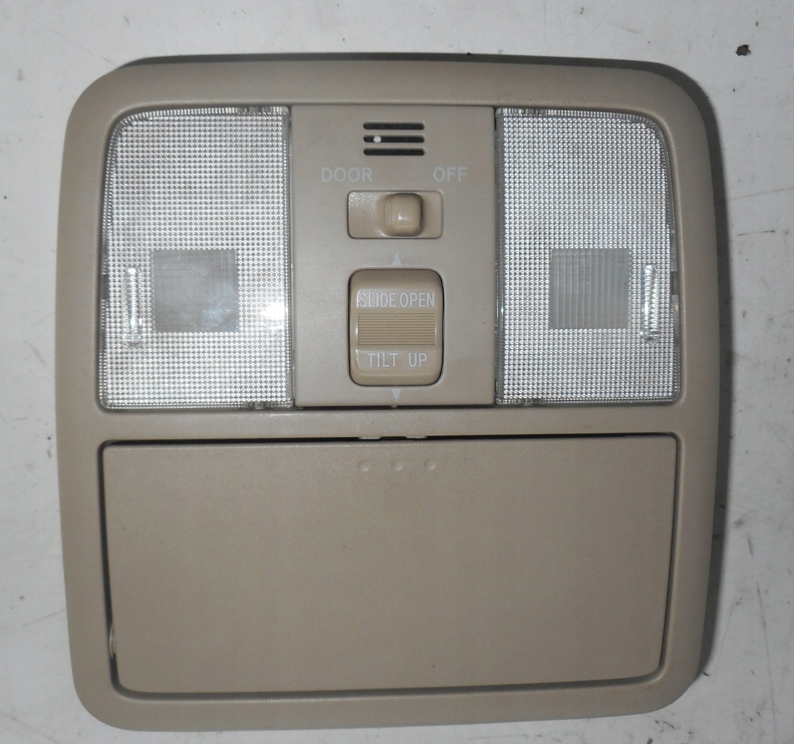 Toyota Rav 4 III 07R лампа освещение кабины