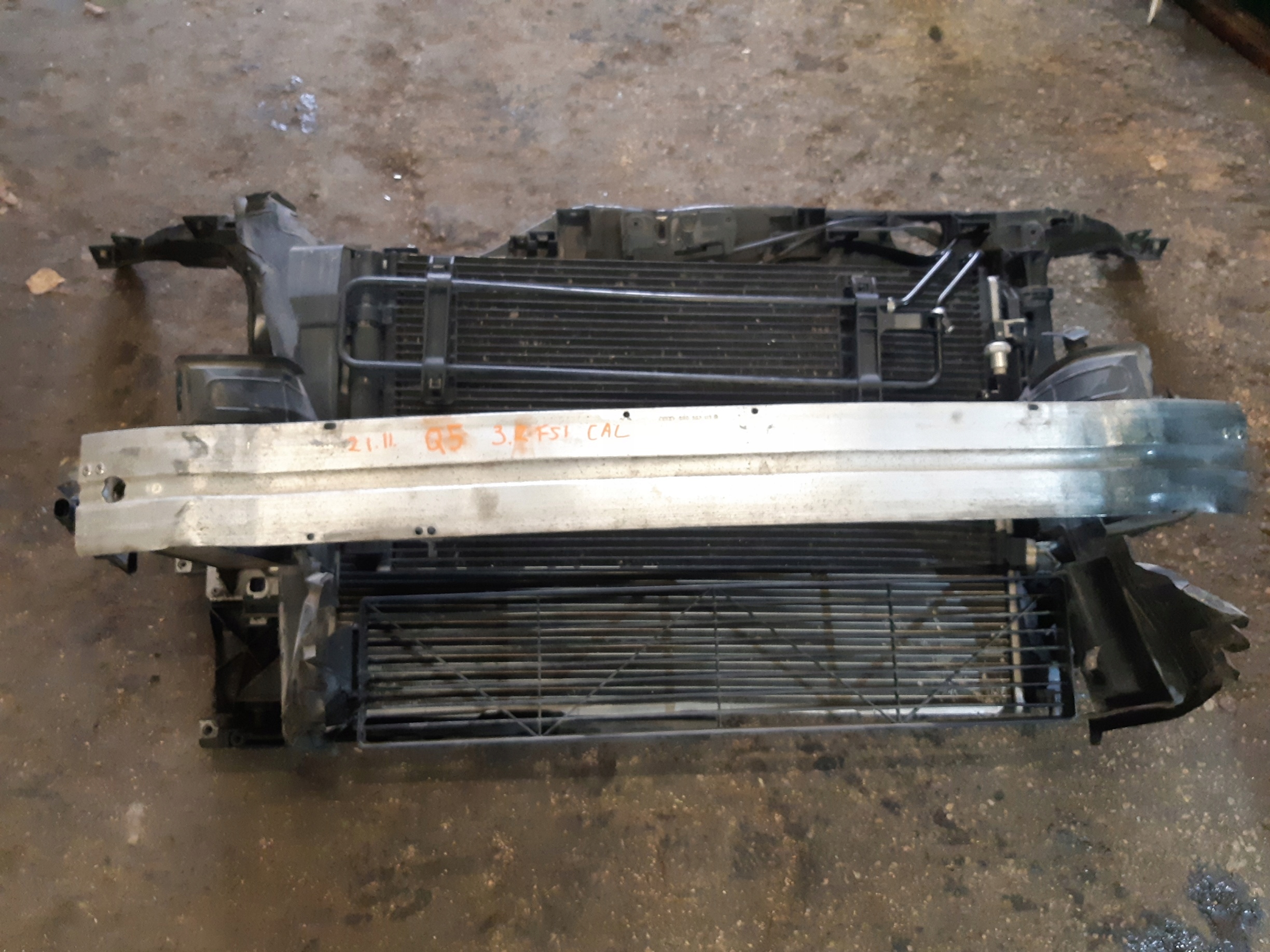 AUDI Q5 3.2 FSI support panel for radiators radiator pillar