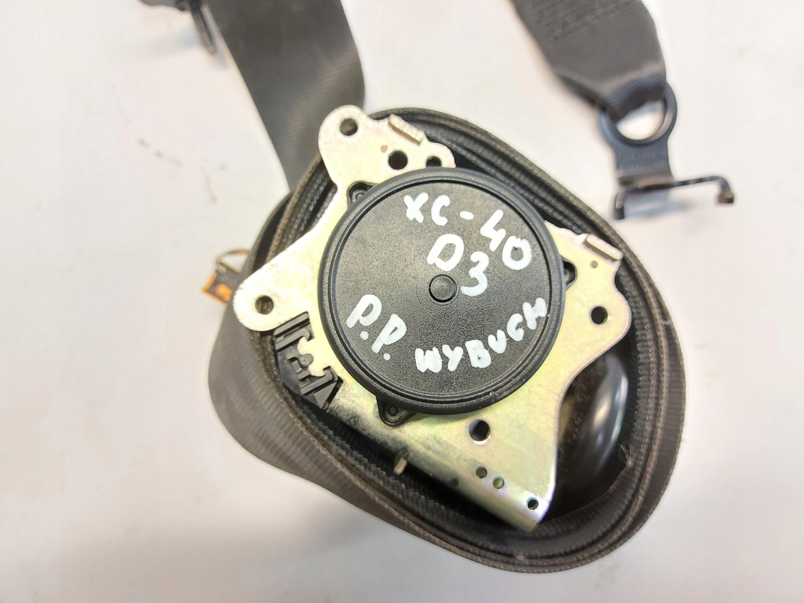 VOLVO XC40 D3 tension belt safety front right