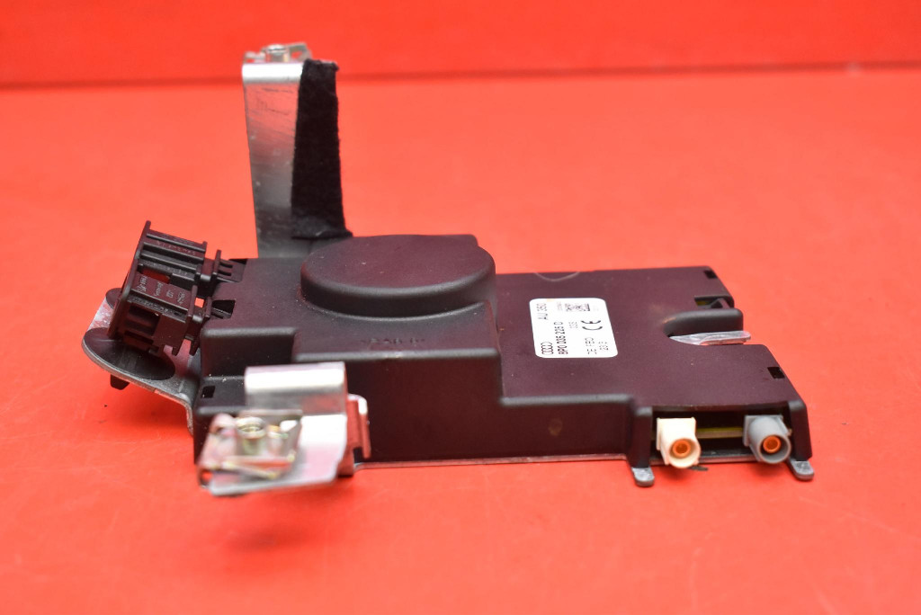 amplifier ANTENY 8P0035225D AUDI A3 8P 03-05